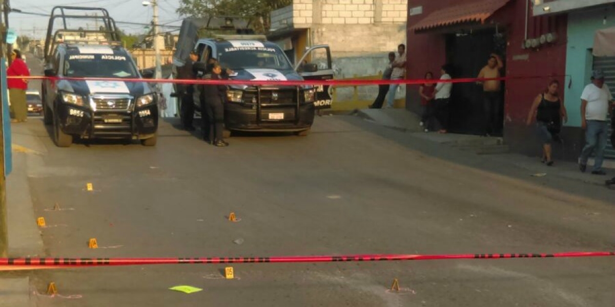 Atacan a tiros a dos hombres en un taller, en Jiutepec