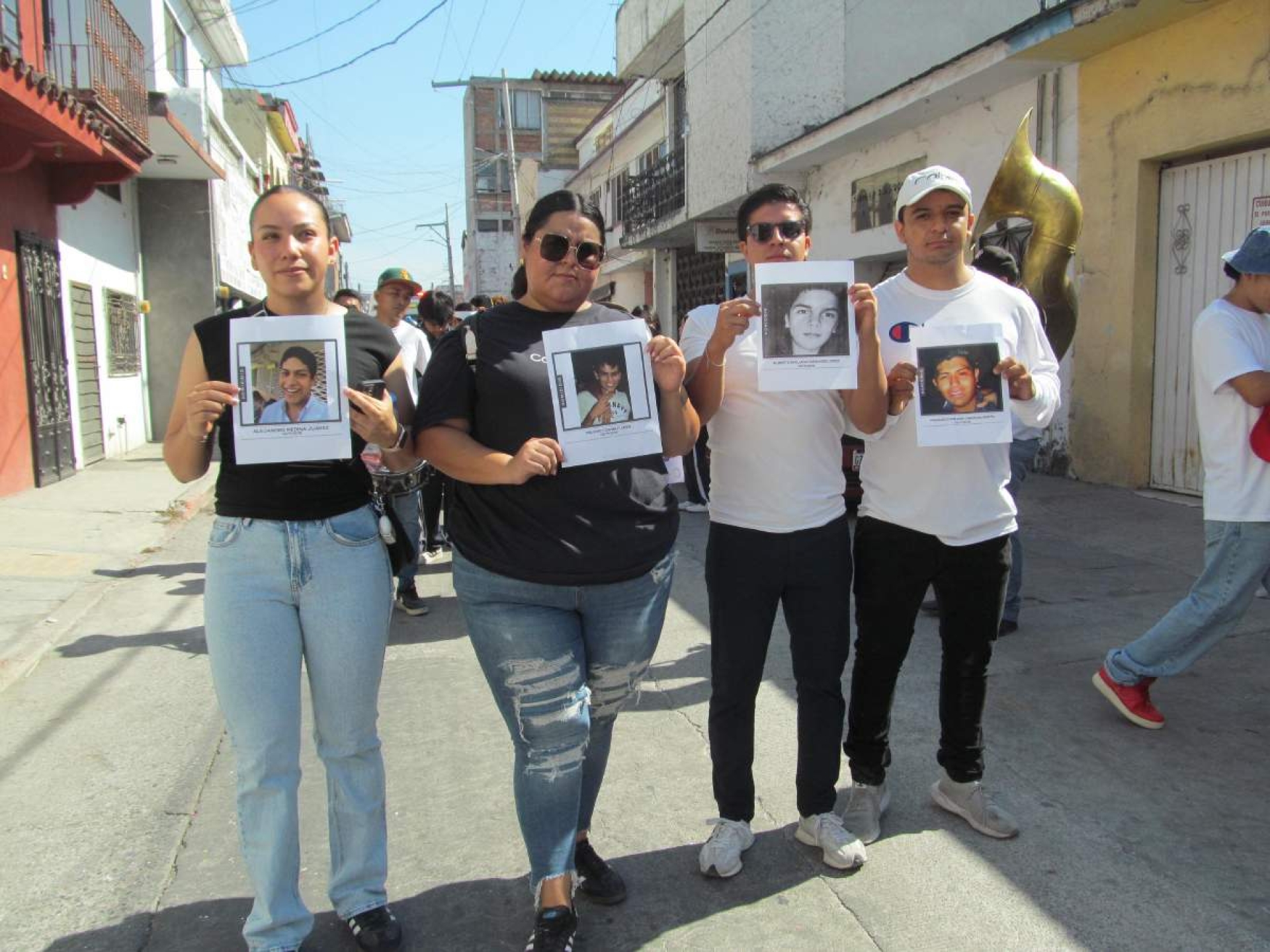 Preparatoria realiza desfile de generaciones en Jojutla
