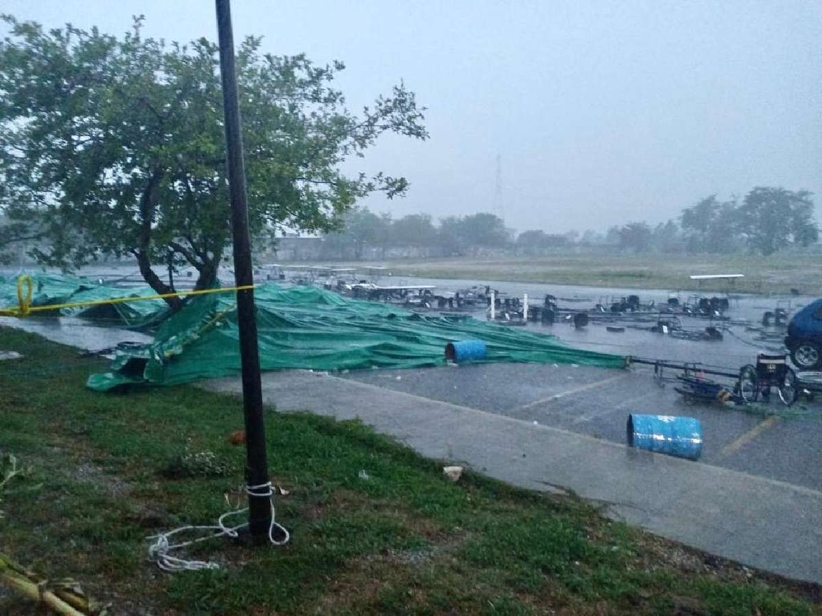 Lluvia causa estragos en módulo de vacunación de Ayala