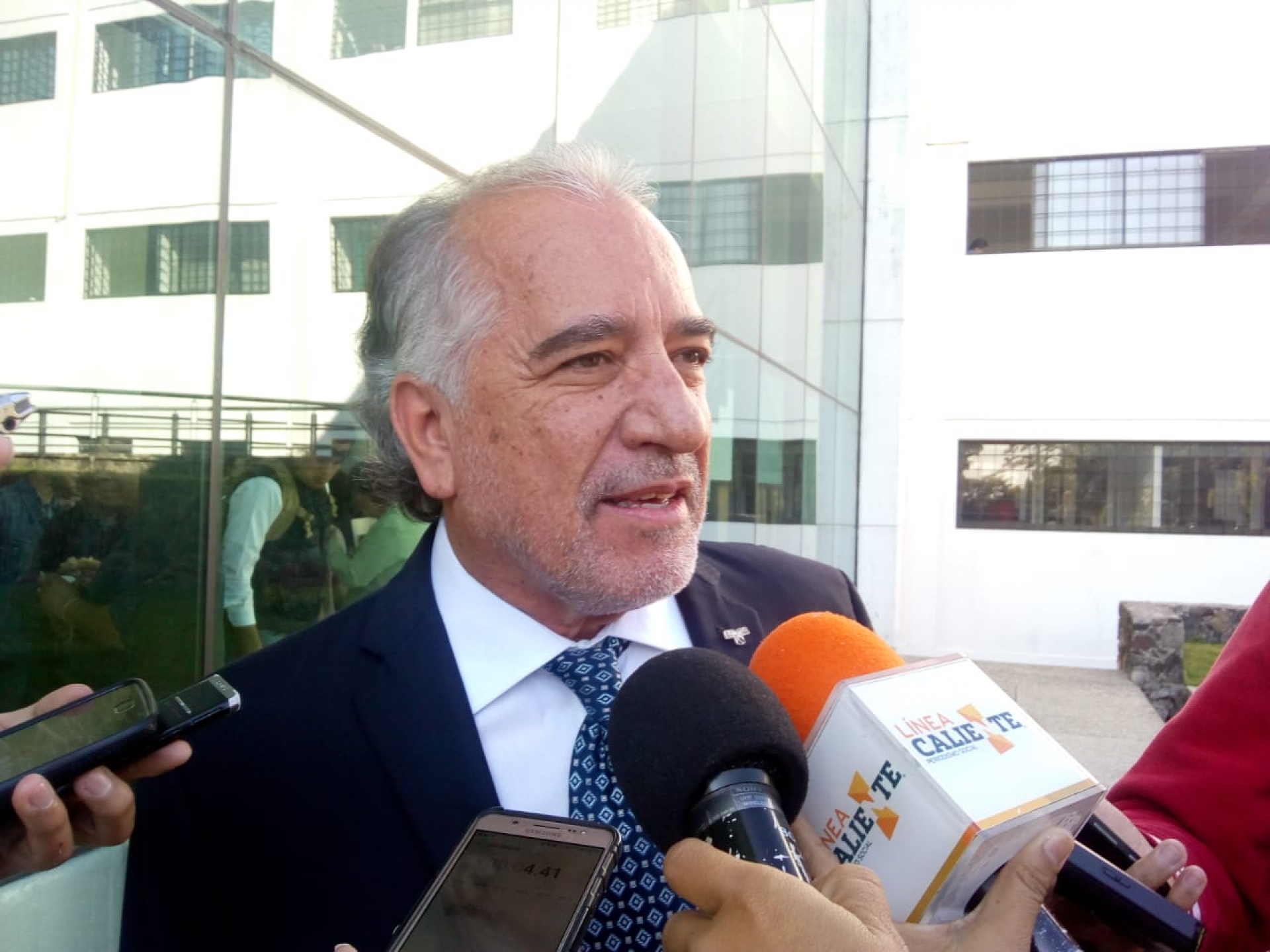 Universidades en crisis analizan parar labores