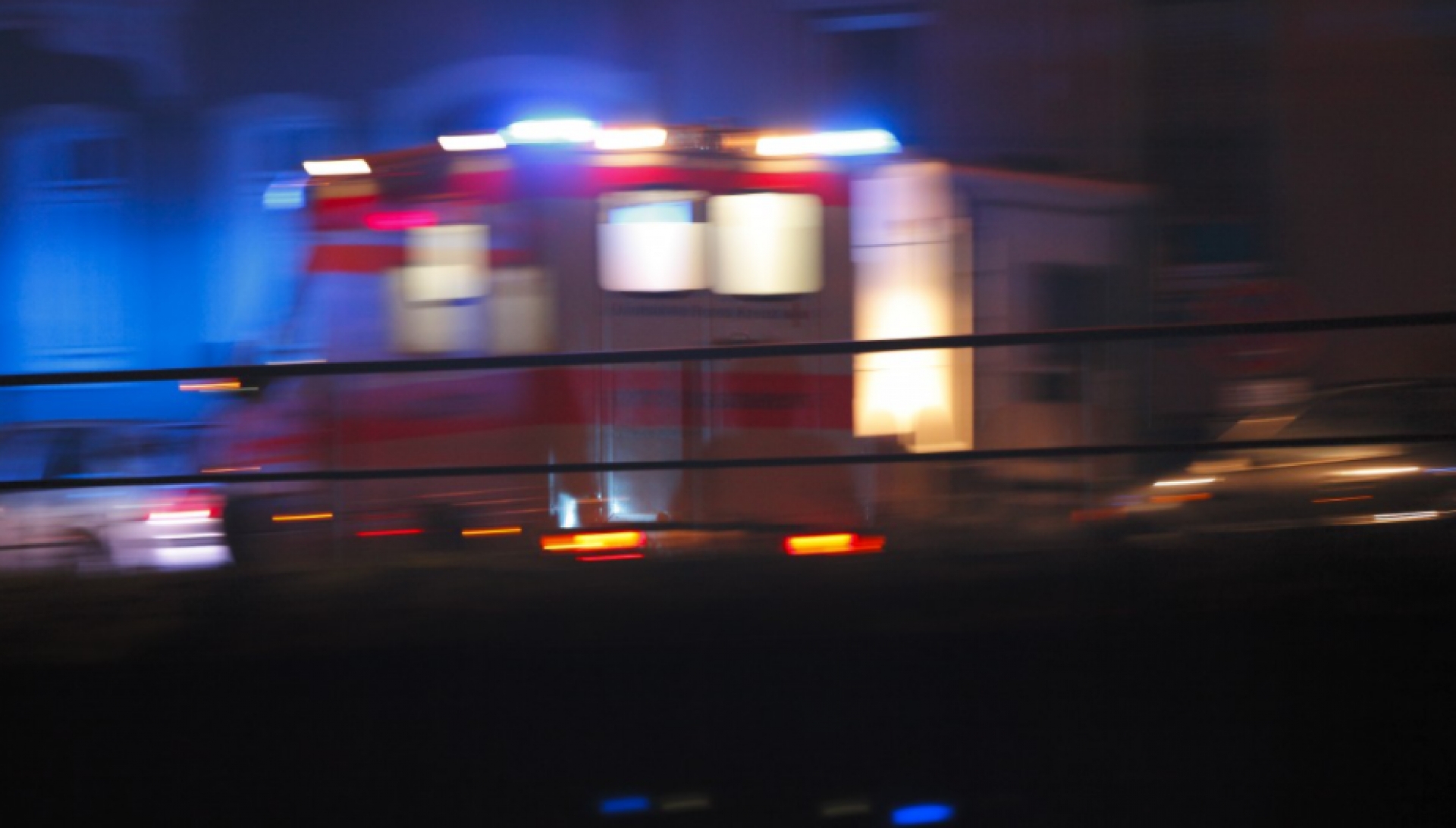 Vuelca auto en el que llevaban a una pareja secuestrada