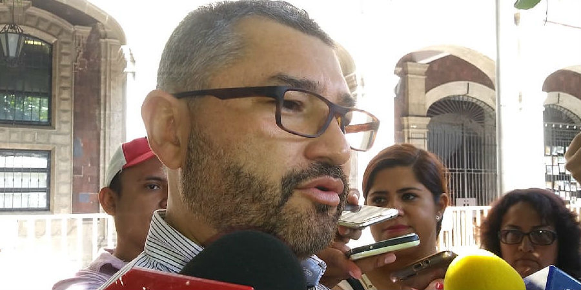 Labora un millar de 'empleados de confianza' en gobierno; podrían removerlos