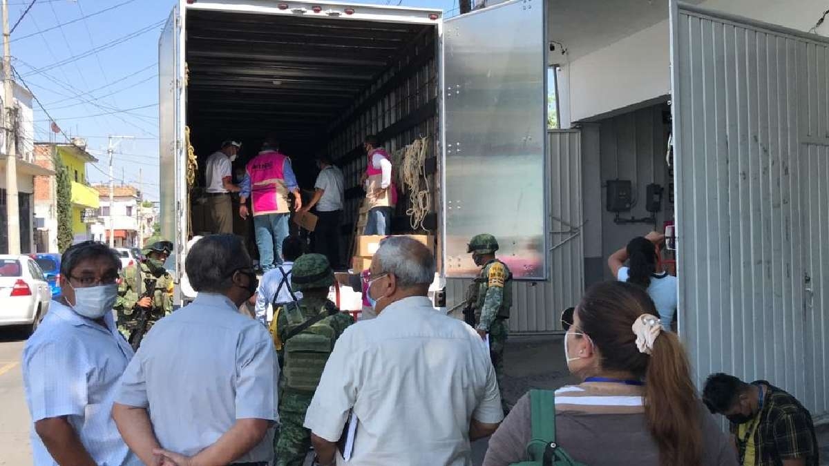 Llega material a la Junta Distrital del INE en Cuautla