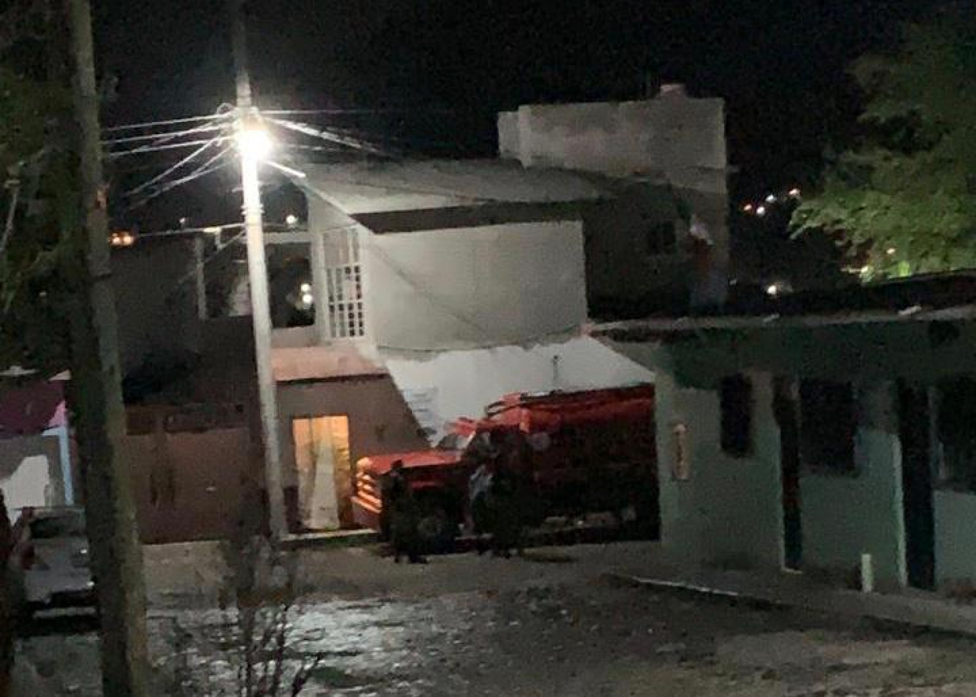 Asesinan a tiros a dos hombres afuera de una vivienda en Atlihuayan
