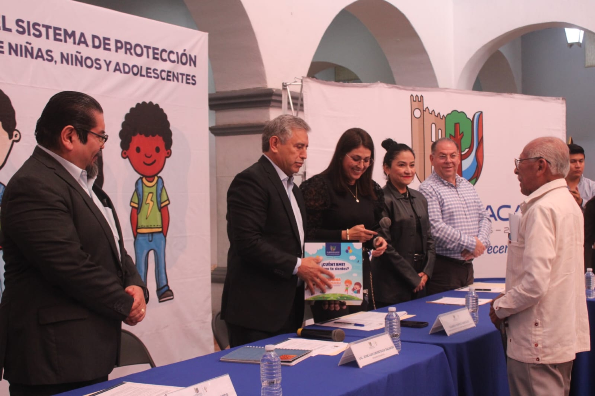 Entrega ayuntamiento capitalino buzón de quejas a escuela de Altavista; se busca frenar acoso escolar
