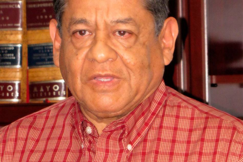 Otorgan suspensión definitiva a Orlando Aguilar para que siga como magistrado