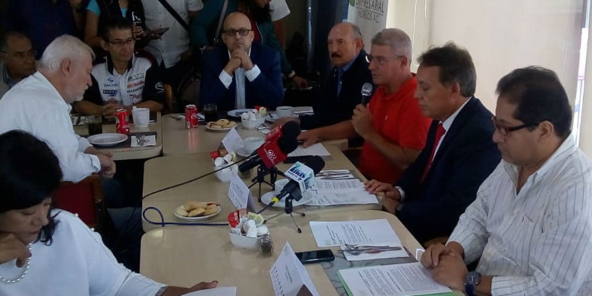 El estado requiere una cirugía mayor, expuso Jorge Meade ante integrantes del CCE