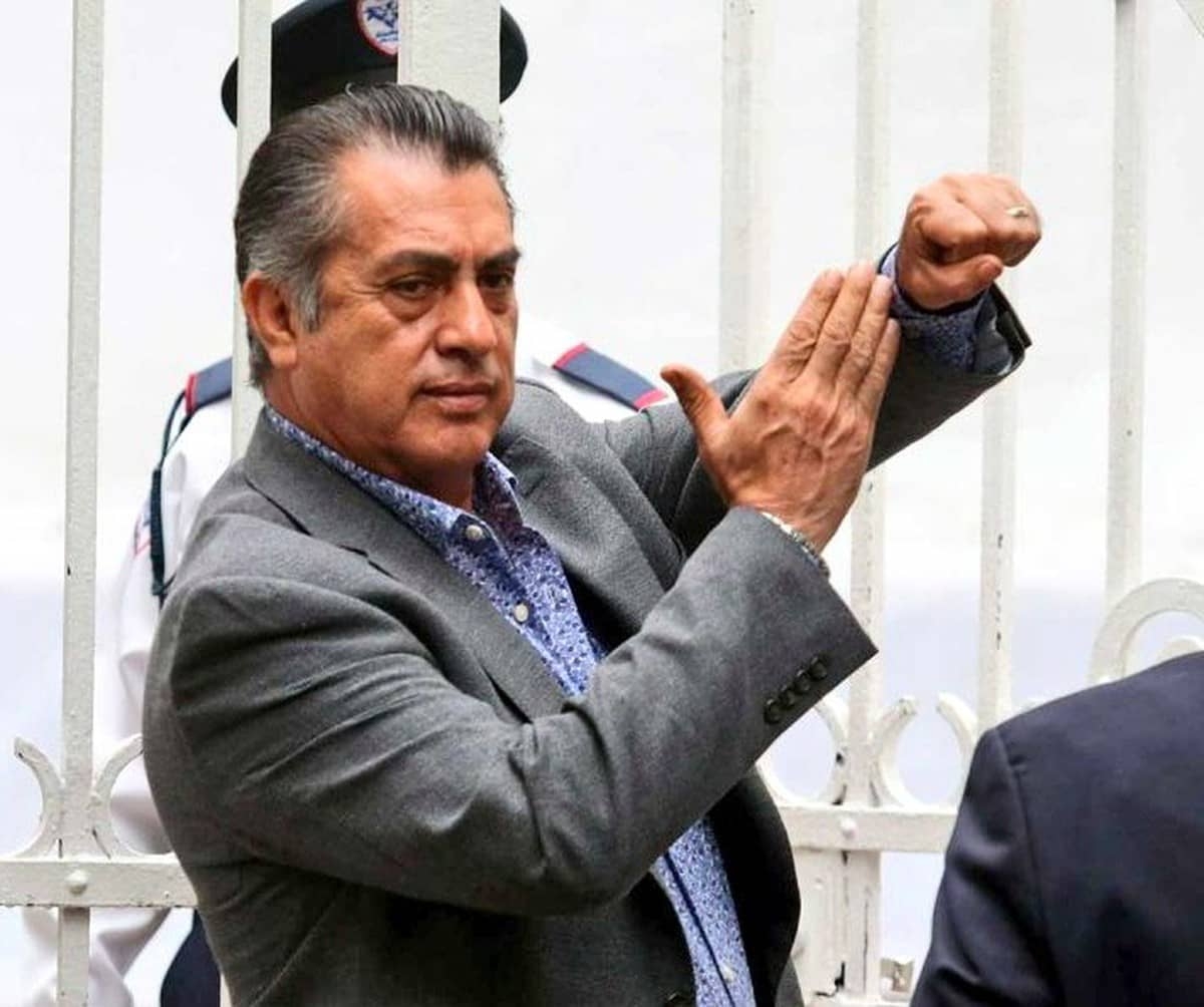 ¡No le vayan a mochar la mano!, ya le compusieron su cumbia a "El Bronco"