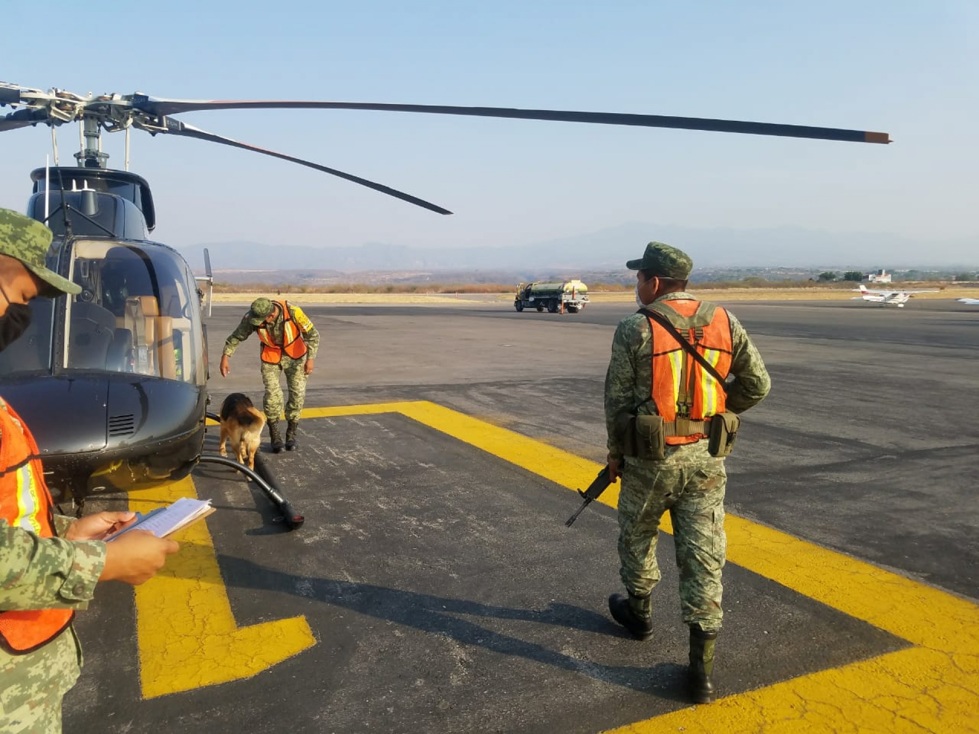 Colocan filtro sanitario de Covid-19 en aeropuerto de Morelos