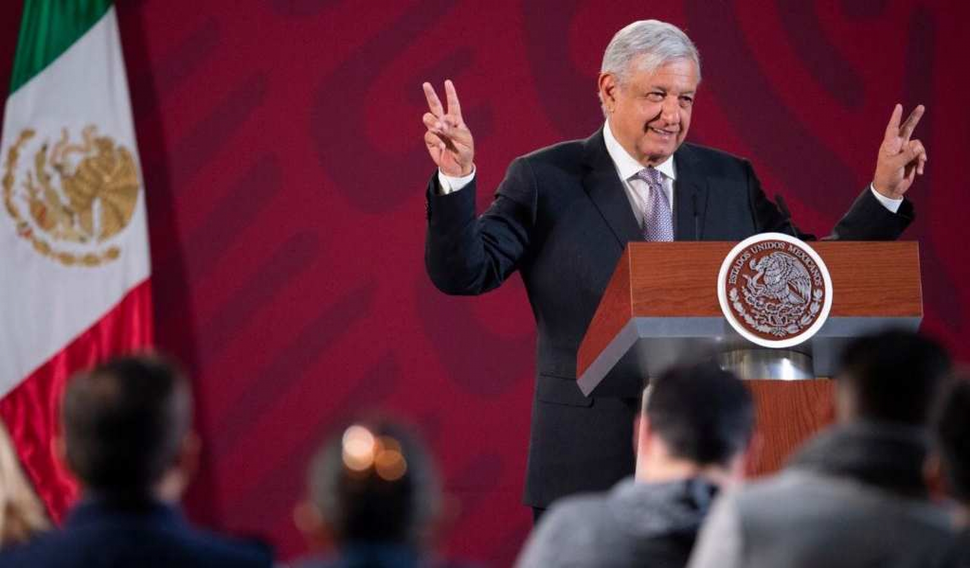 AMLO: Cuando salgamos de esta convocaré a rondas de abrazos