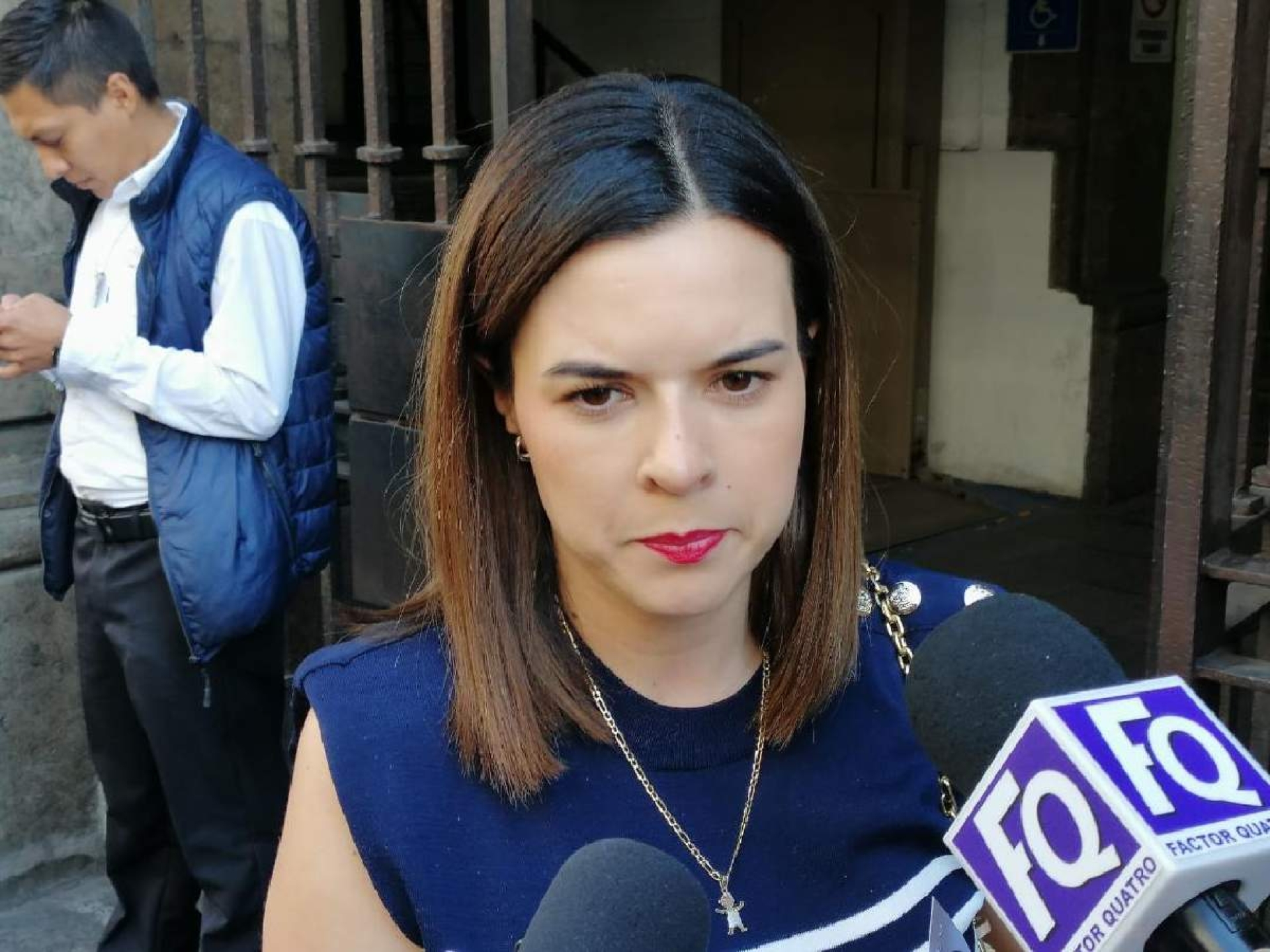 Mónica Boggio cumplió con los requisitos para que se le expidiera su constancia de residencia