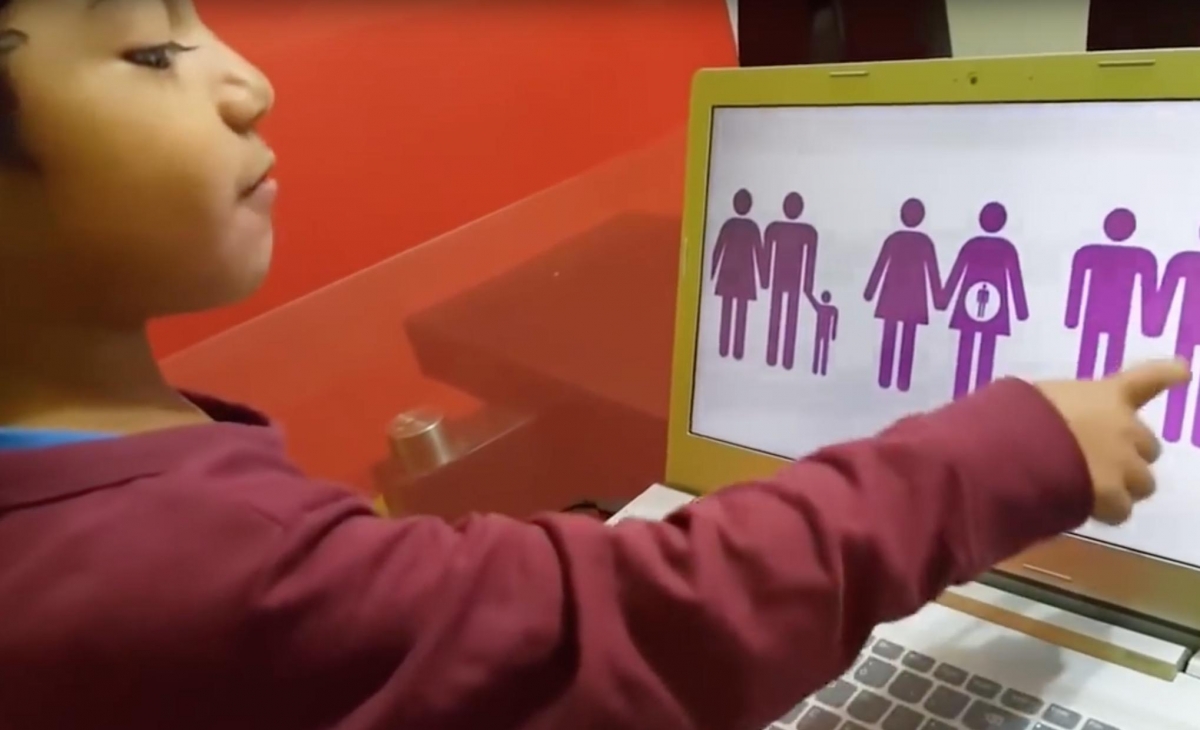 VIDEO: Niño explica que es la homosexualidad en 30 segundos