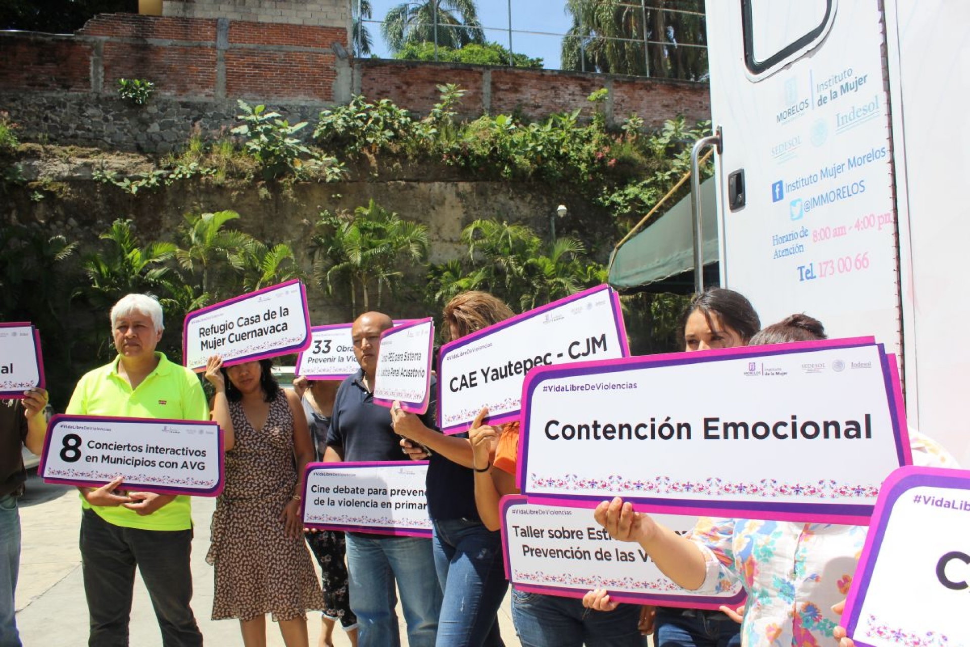 Presiona Flor Dessiré León: suspende servicios y lo atribuye a la falta de recursos