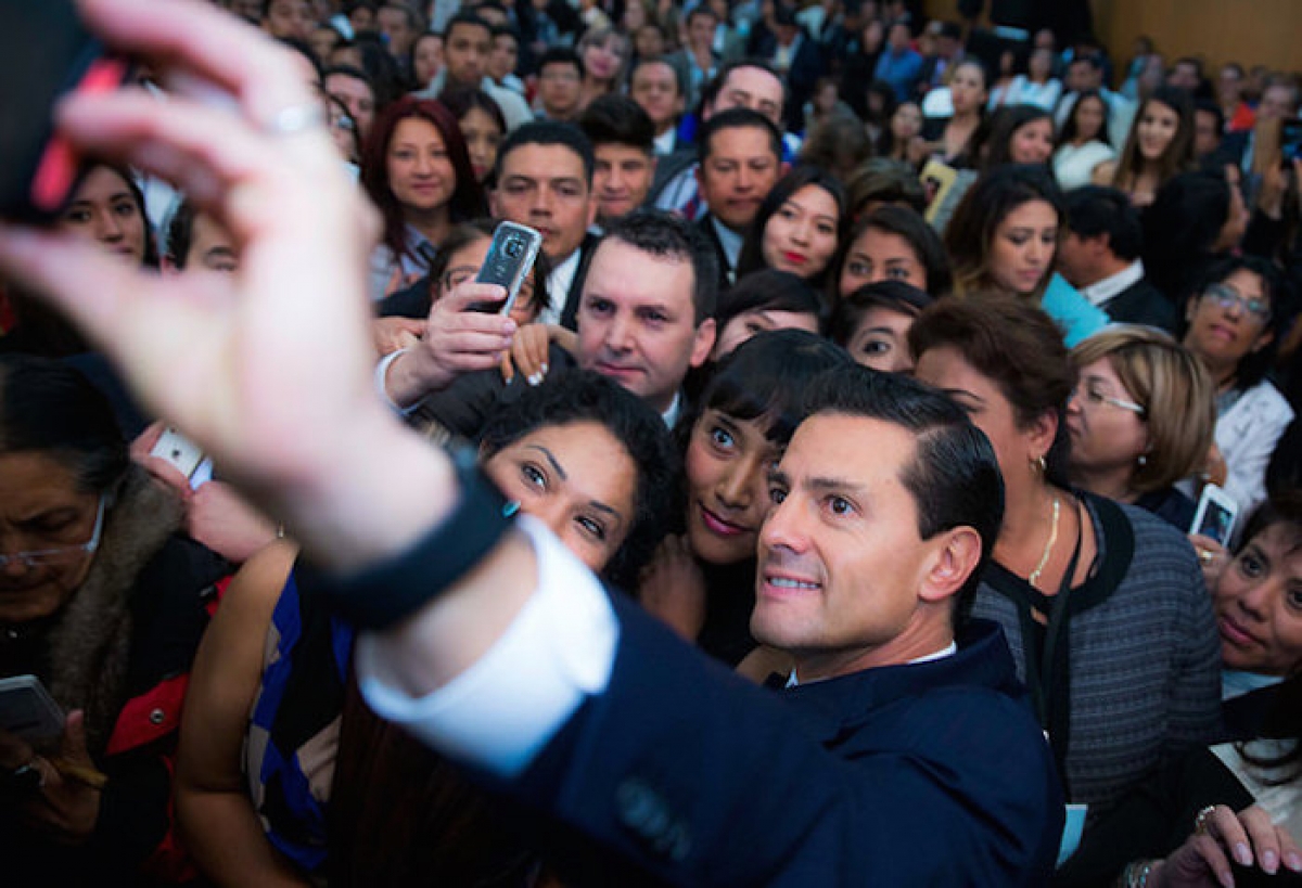 El Presidente de las 16 mil selfies