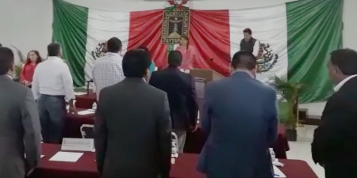 Inicia sesión en el Congreso local con minuto de silencio por víctimas del sismo