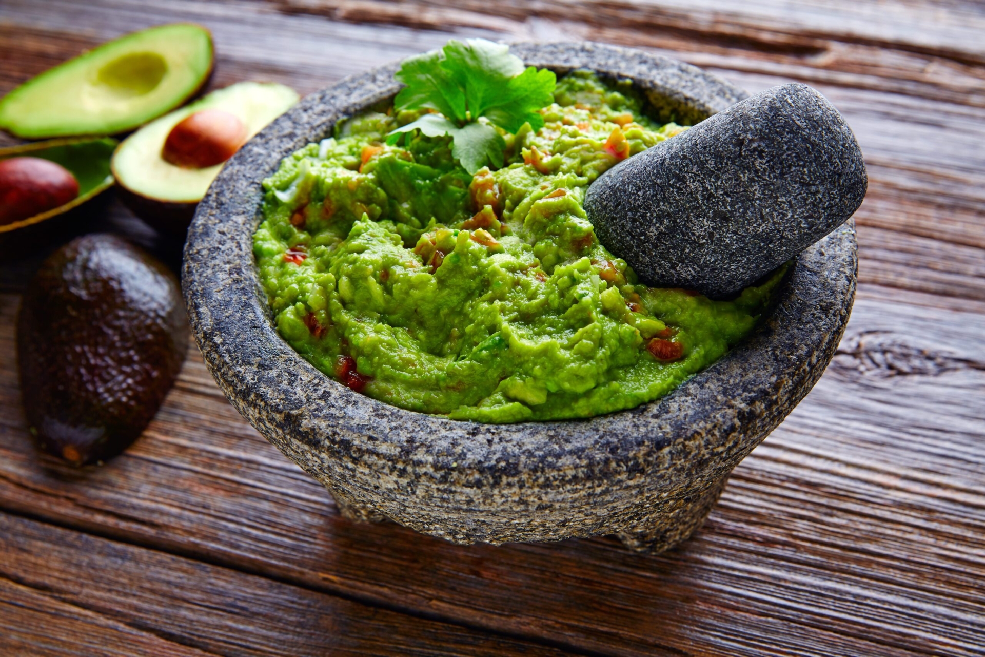 Del molcajete a la gloria: Declaran al 'guacamole' como el tercer mejor untable del mundo