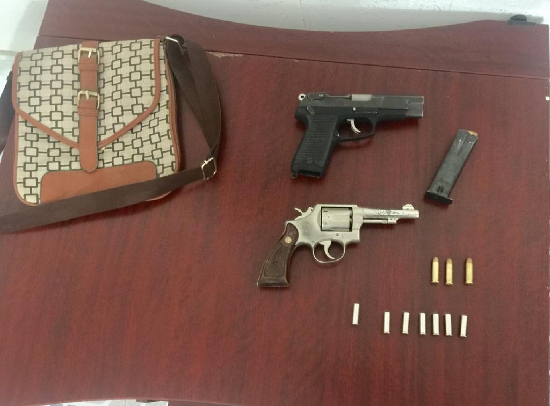 Detiene PIC a tres hombres durante cateos en Coatetelco; aseguró armas de fuego