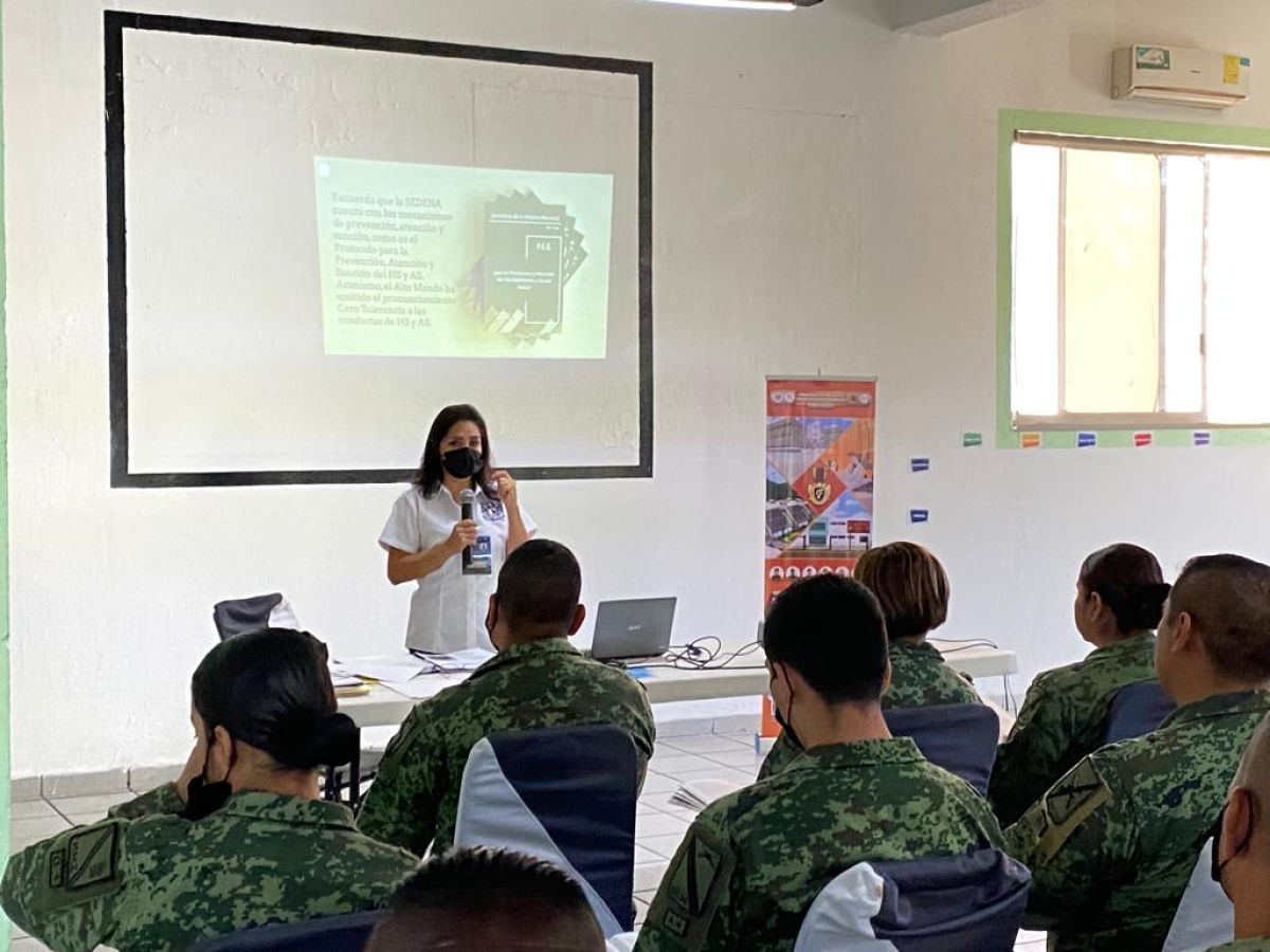 Participa personal militar en el taller de 'Prevención de la violencia de género'