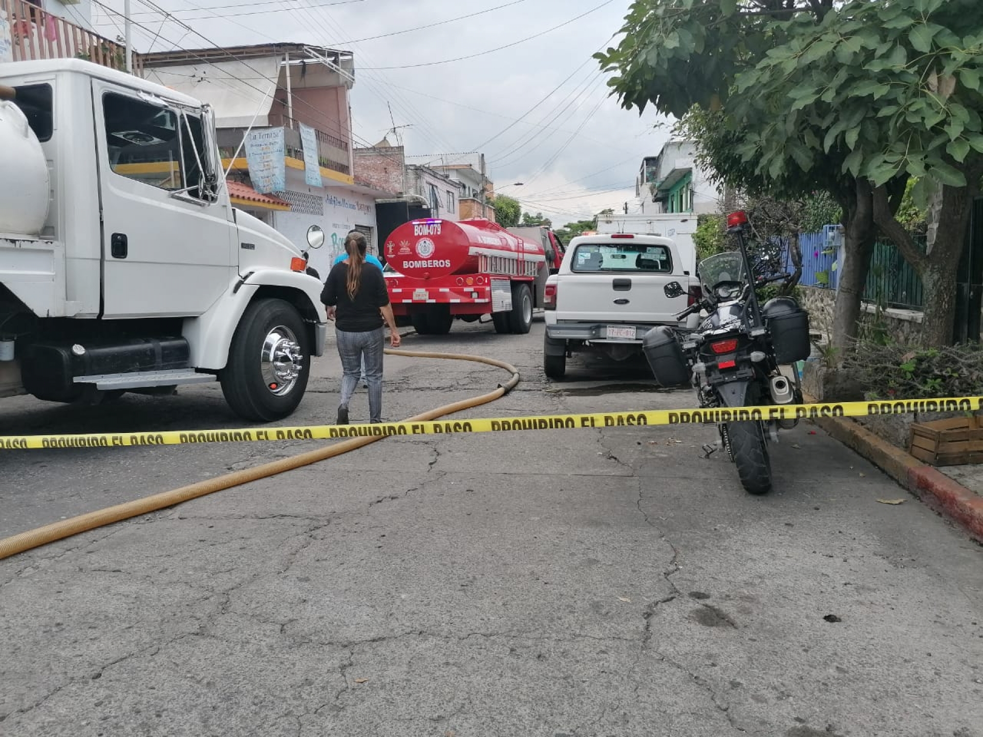 Sofocan incendio en una bodega en Teopanzolco