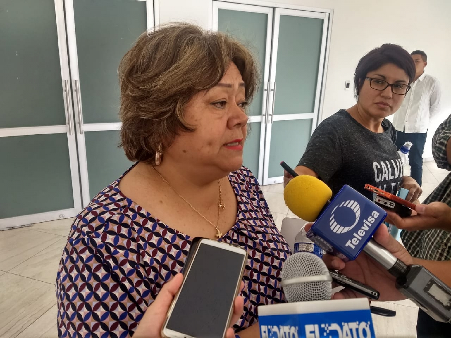 Afirma diputada que no se deben permitir imposiciones de transportistas