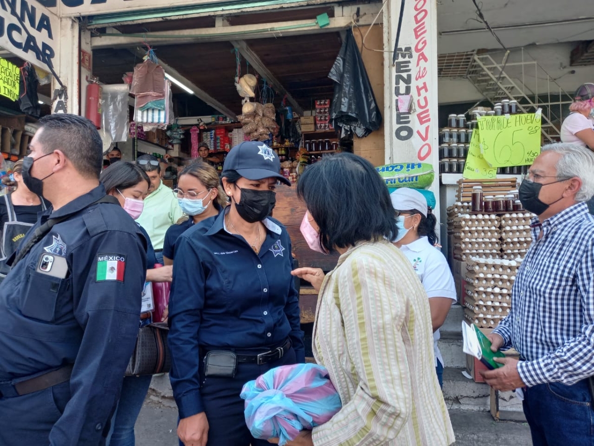 Da plazo Seprac a comerciantes informales del circuito ALM para retirar puestos que invaden vía pública