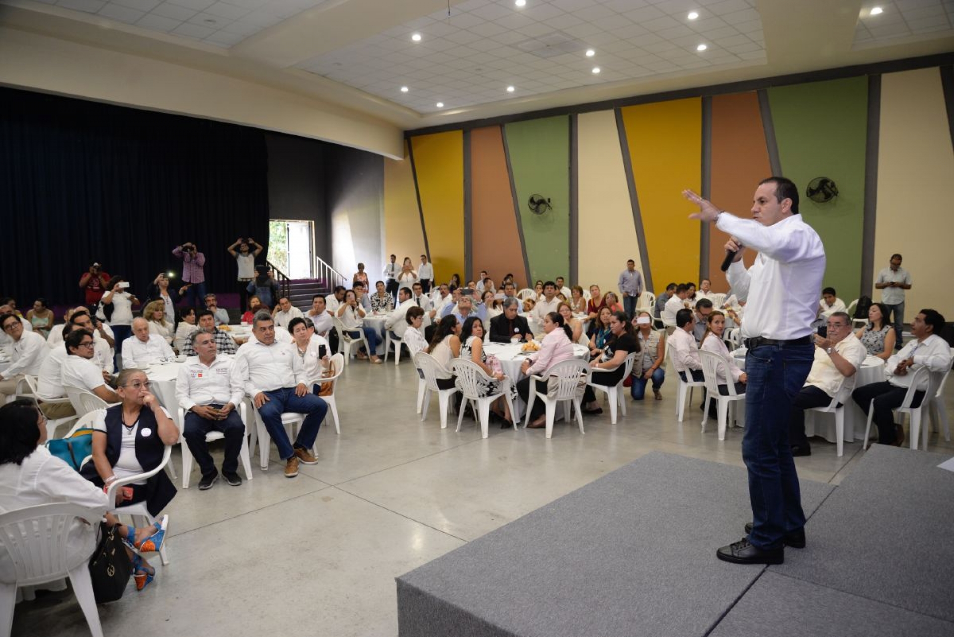 Cuauhtémoc Blanco ofrece invertir más recursos en salud