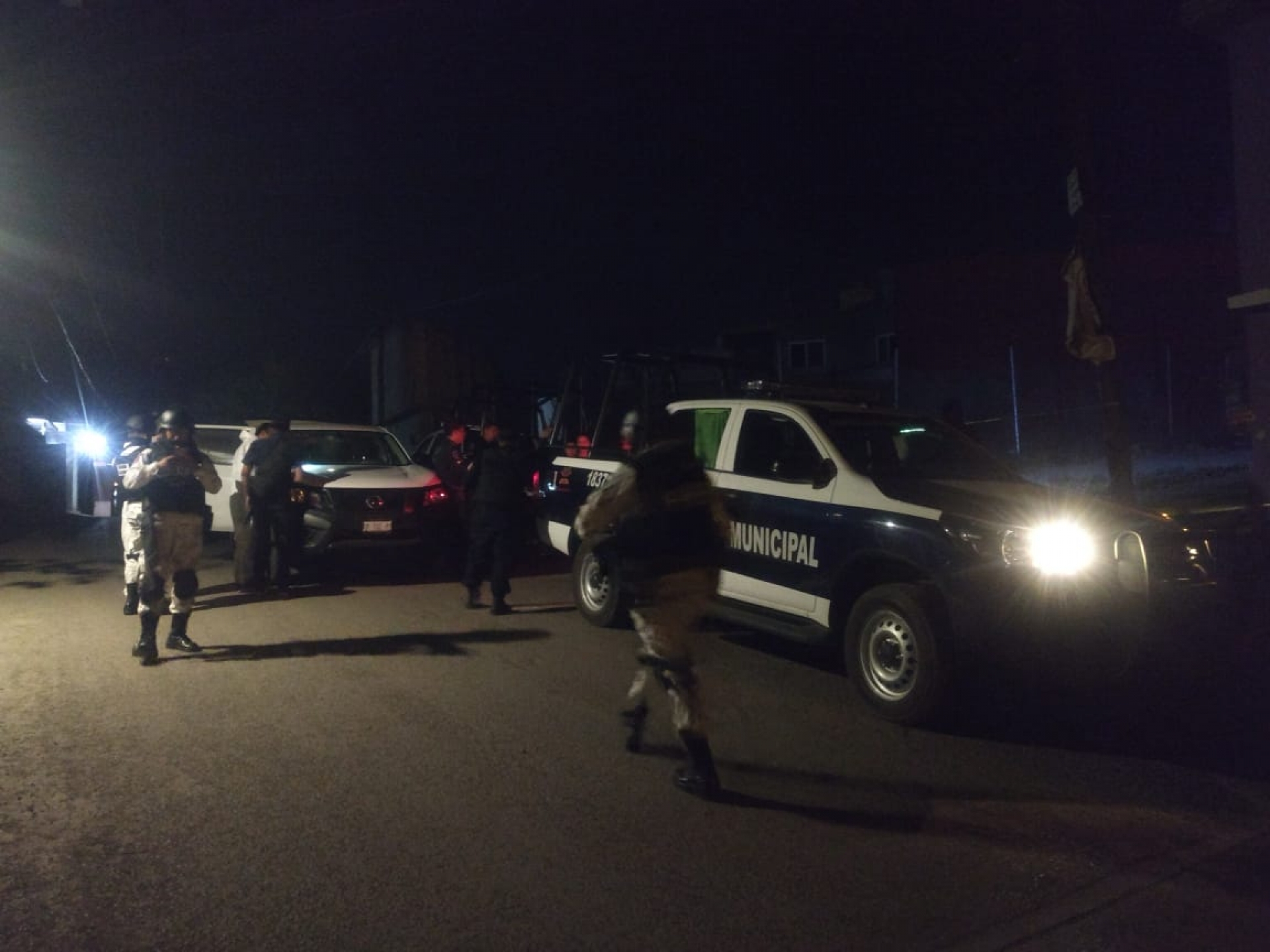 Hallan cadáver con disparo en la cabeza en la colonia Cerritos García, en Cuernavaca