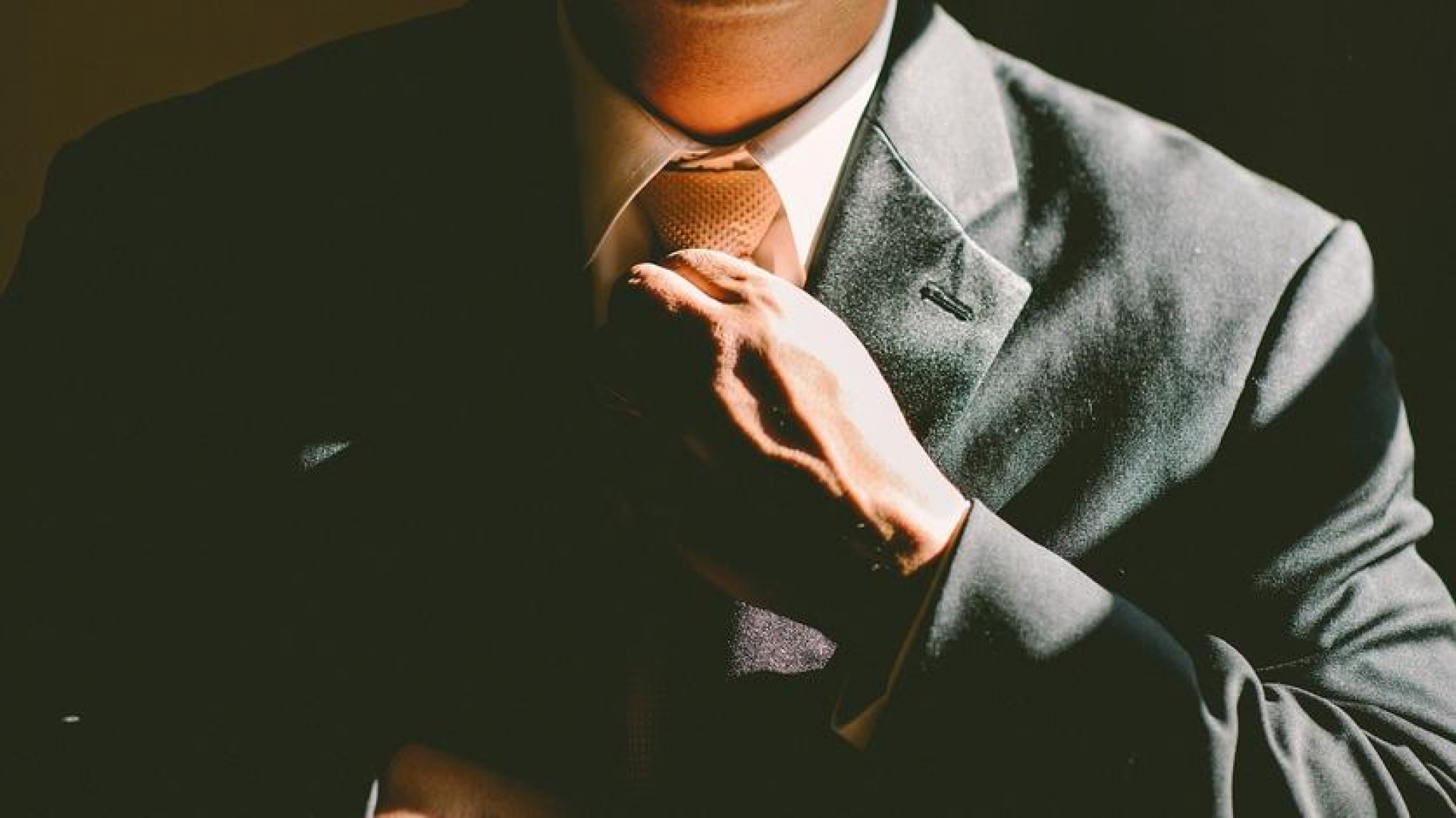 Mexicanos necesitan cada vez más dos empleos