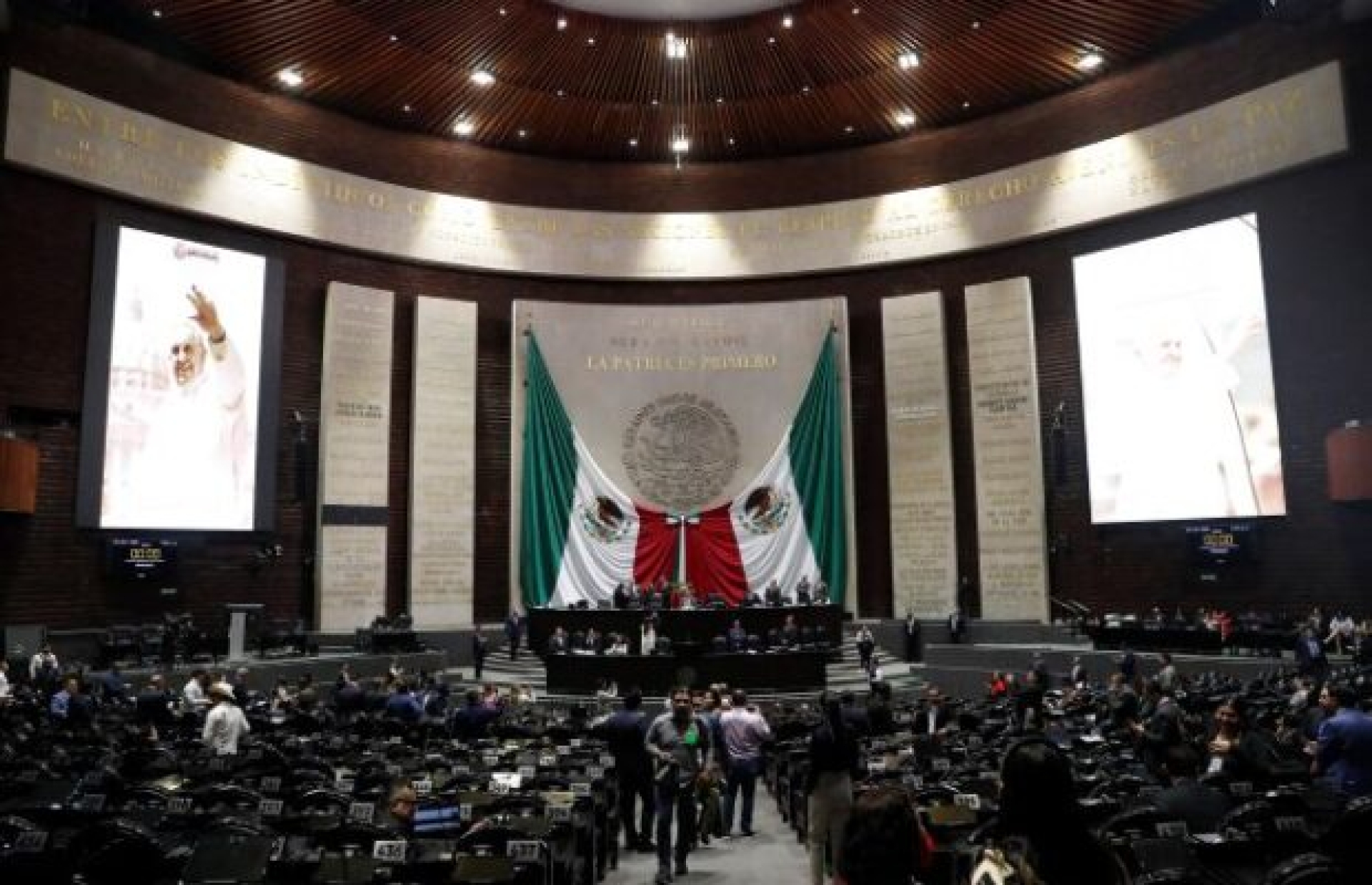Diputados de Morena exigen la renuncia de la secretaria del Bienestar, Ariadna Montiel