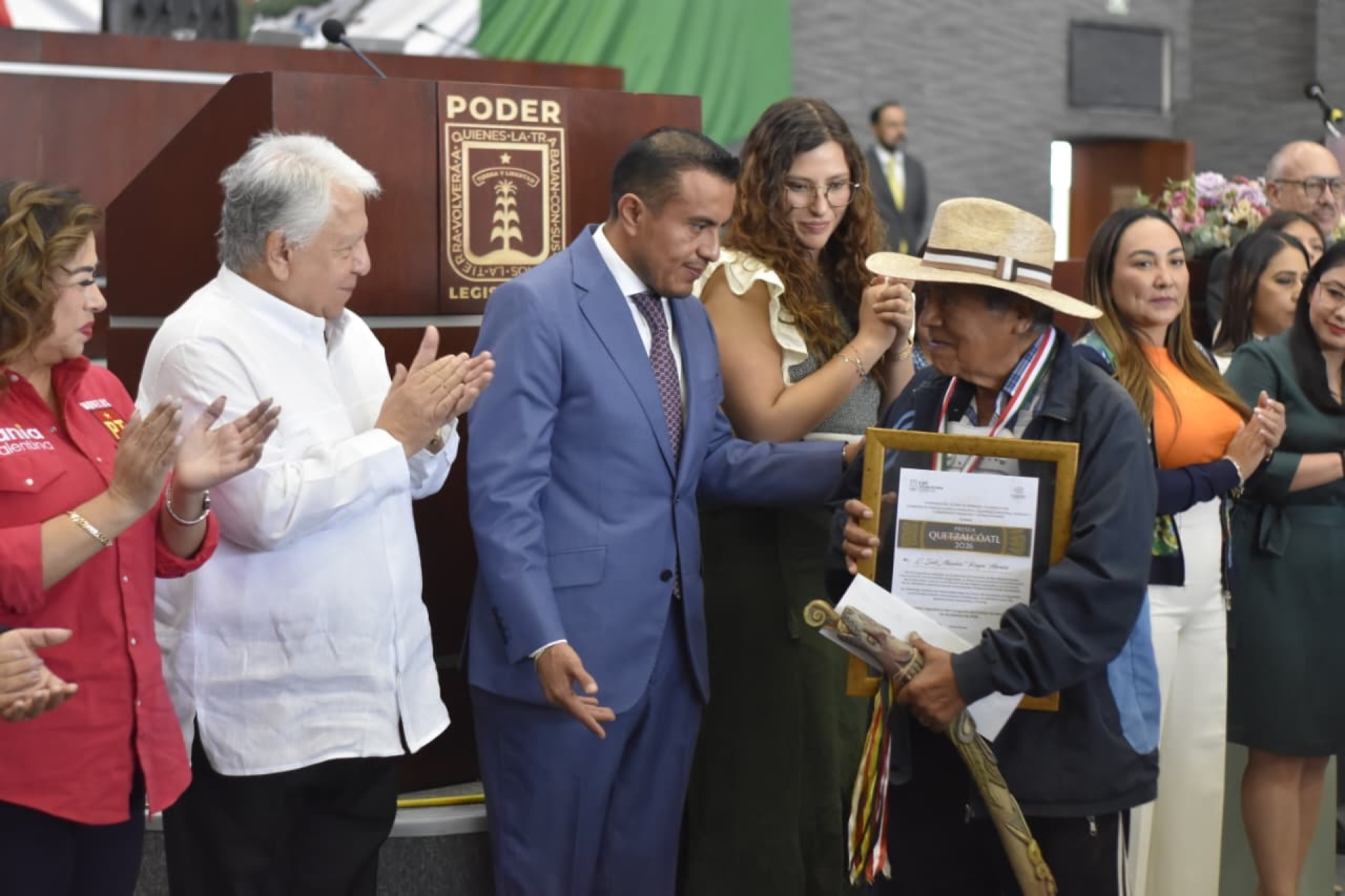 Congreso de Morelos entregó la Presea Quetzalcóatl 2026 a Saúl Atanacio Roque