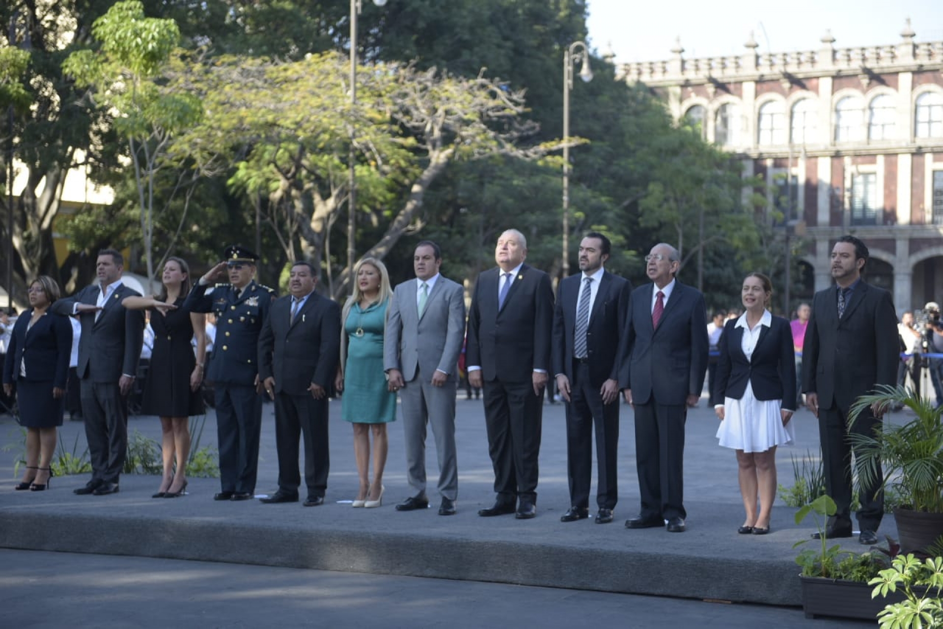 Conmemoran 102 aniversario de la promulgación de la Constitución mexicana