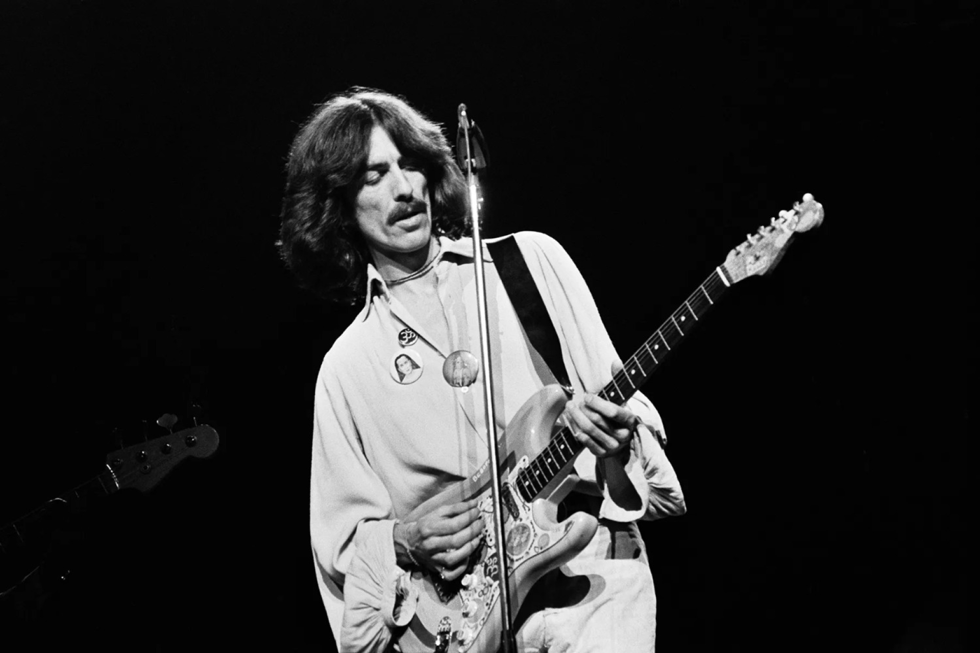 George Harrison estrena su primer videoclip oficial de 'Give Me Love', dirigido por Finn Wolfhard