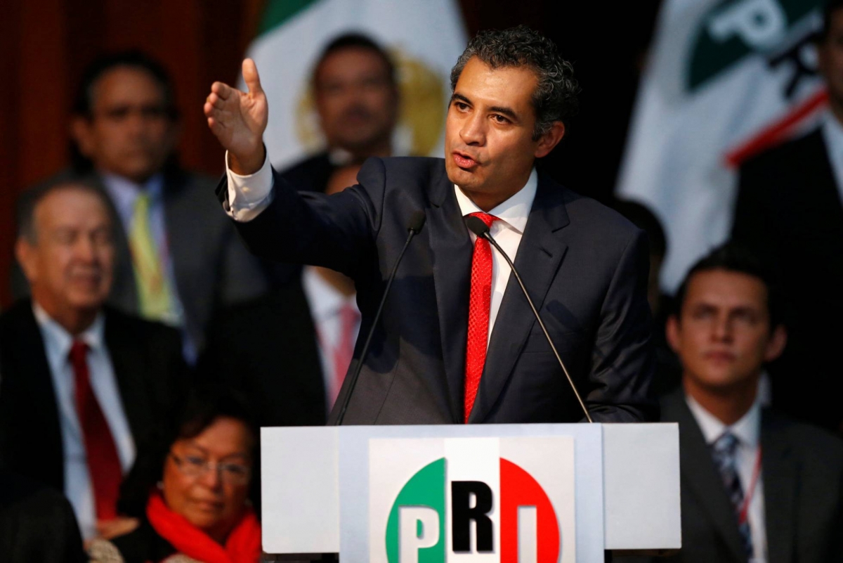 El nuevo presidente del PRI declara 2 millones de dólares y 50 coches