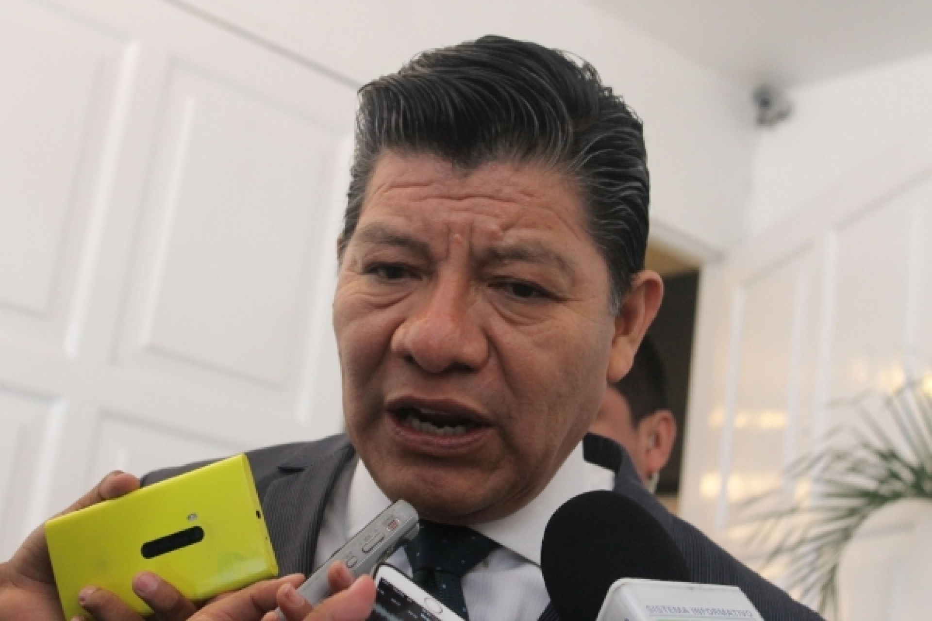 Acuerdan que INE renueve dirigencias del PRD