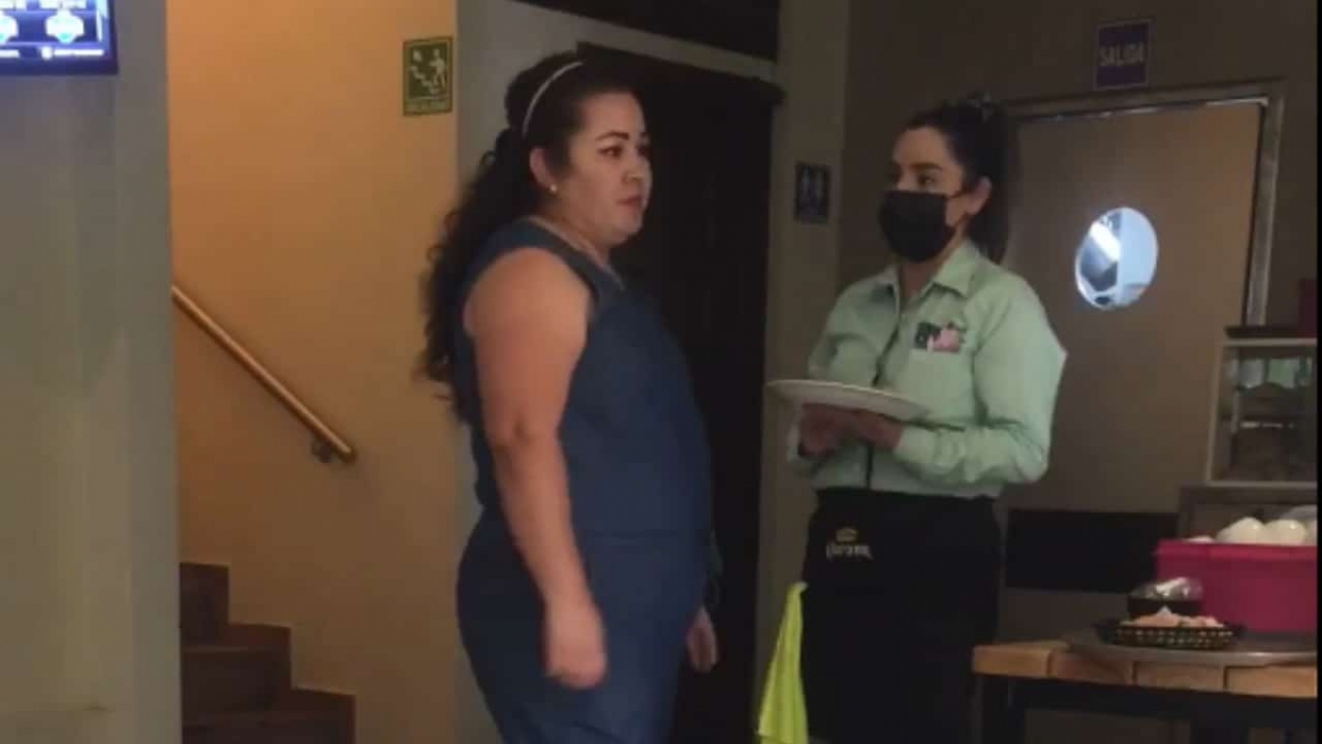 Le dicen ‘LadyComeGratis’ por no pagar cuenta de 3 mil pesos
