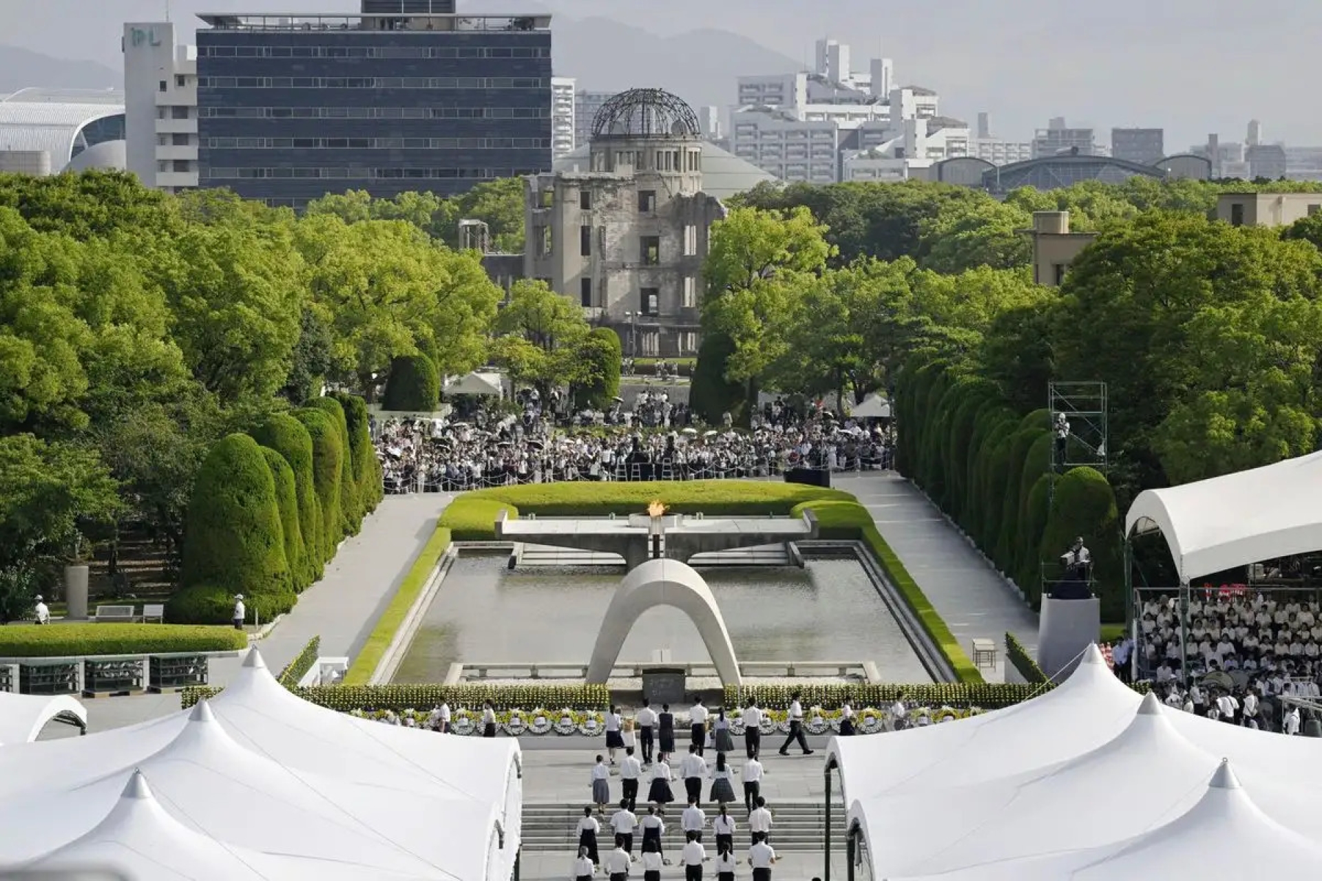 Hiroshima conmemora 80 años de la bomba atómica; advierte riesgo nuclear actual