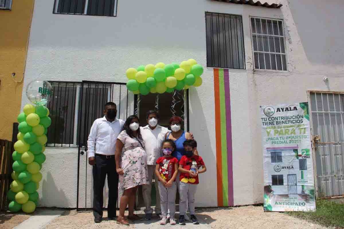Dos familias de Ayala se ganan una casa por pagar el predial a tiempo