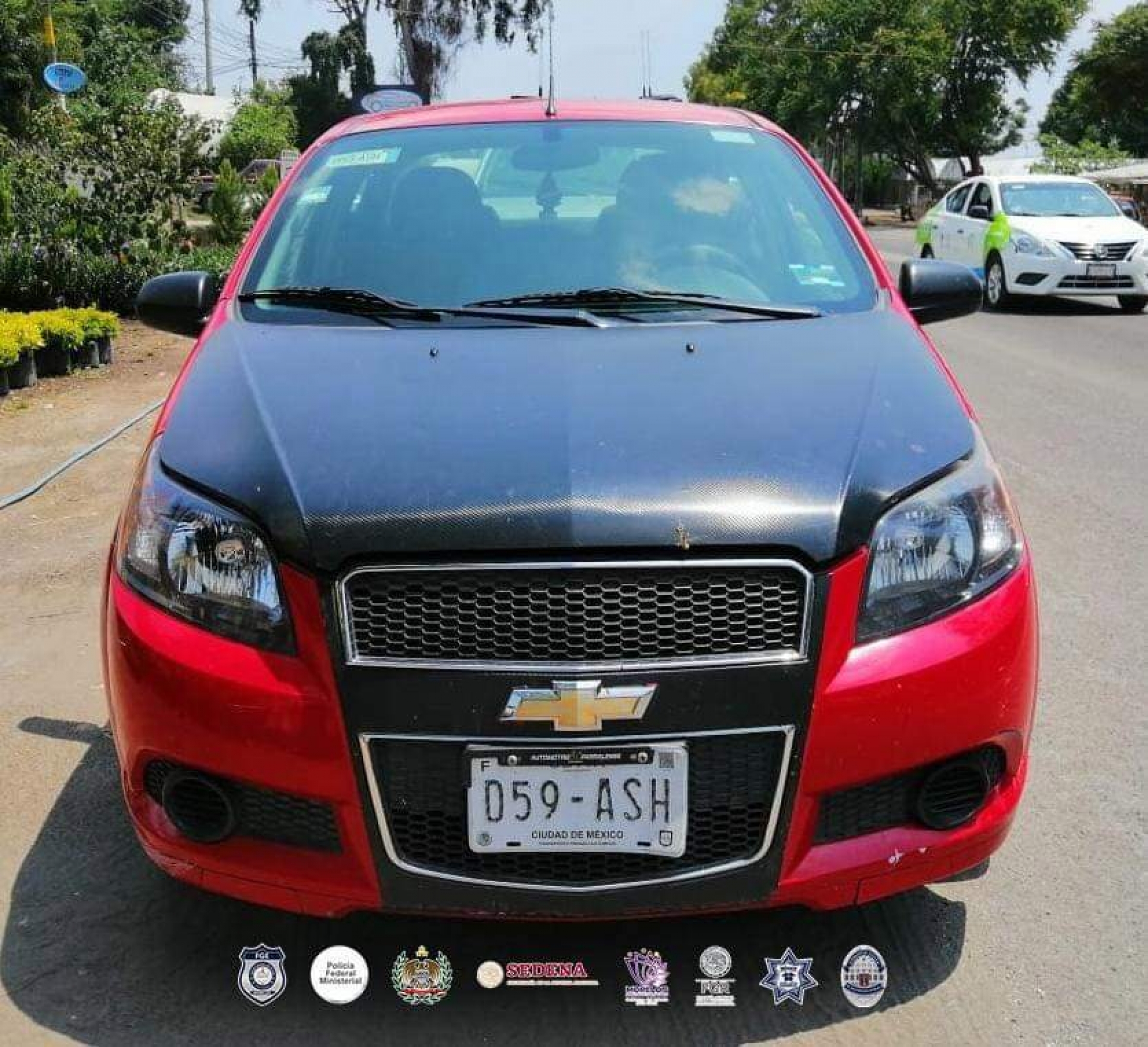 Detiene PIC Oriente a mujer colombiana por posesión de vehículo de procedencia ilícita