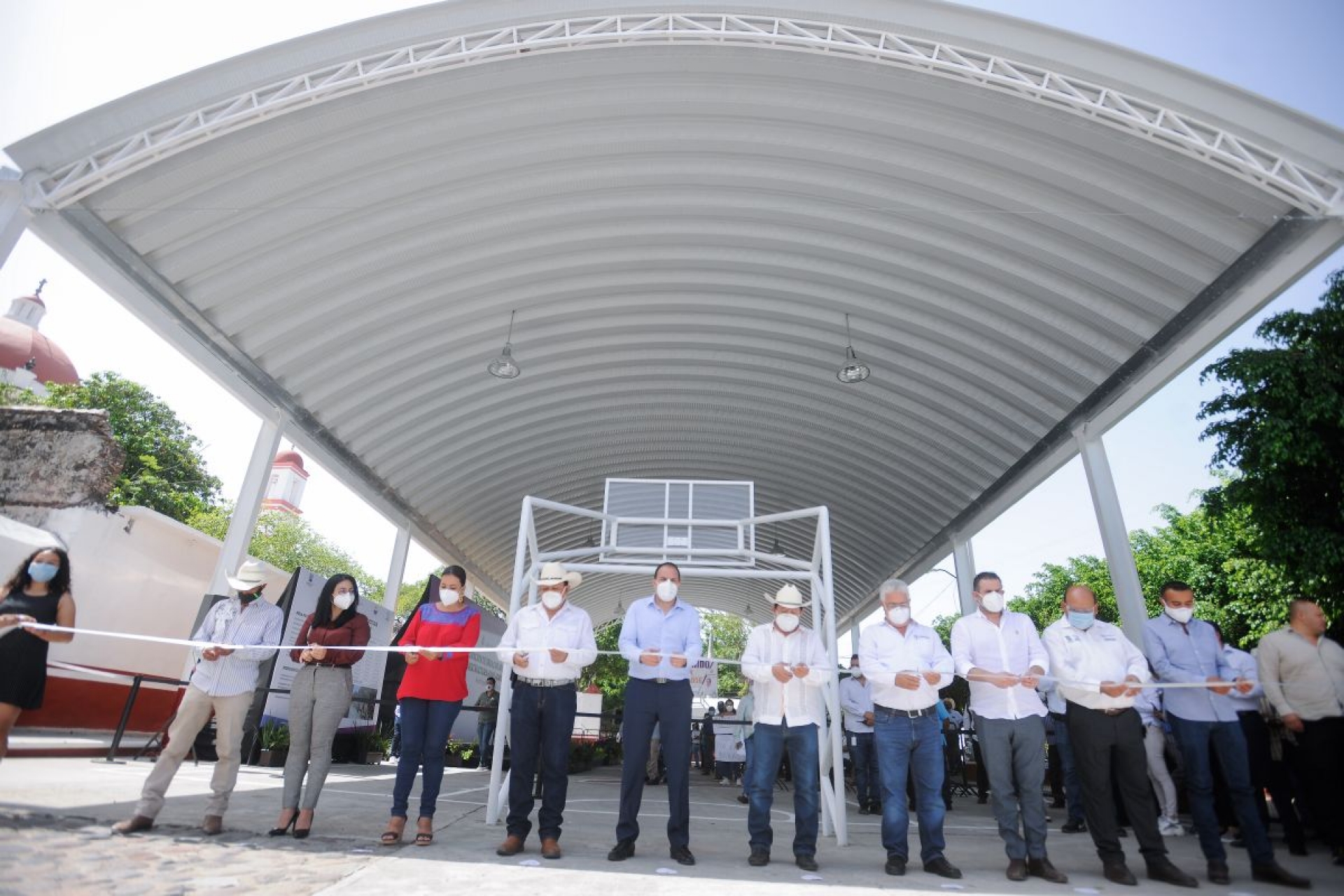 Lleva Cuauhtémoc Blanco servicio de agua potable y drenaje sanitario a más familias de Axochiapan