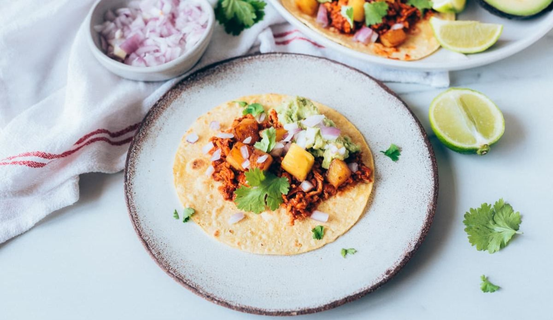 Cómo preparar tacos al pastor veganos con soya de manera fácil y deliciosa