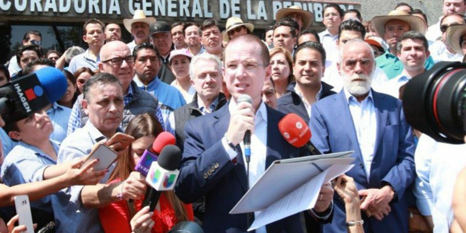 Anaya pide a PGR informar avances en investigación por inmueble
