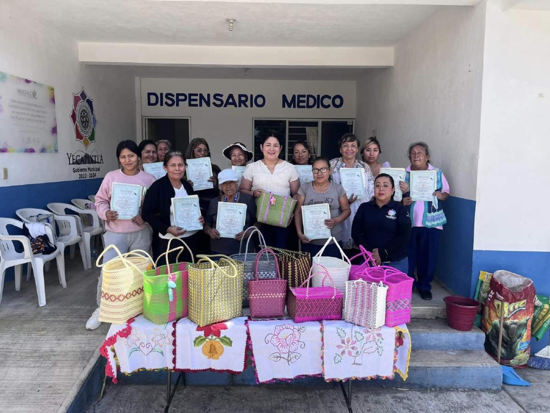 Entrega DIF Yecapixtla constancias de capacitación a mujeres emprendedoras