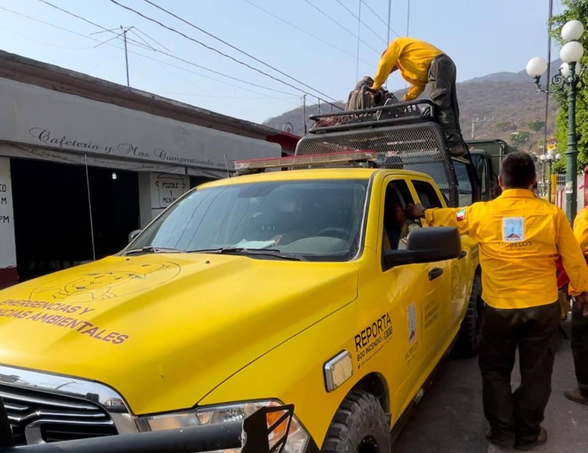 Continúa EEMI atendiendo incendio forestal 'El Zapote', en Tilzapotla
