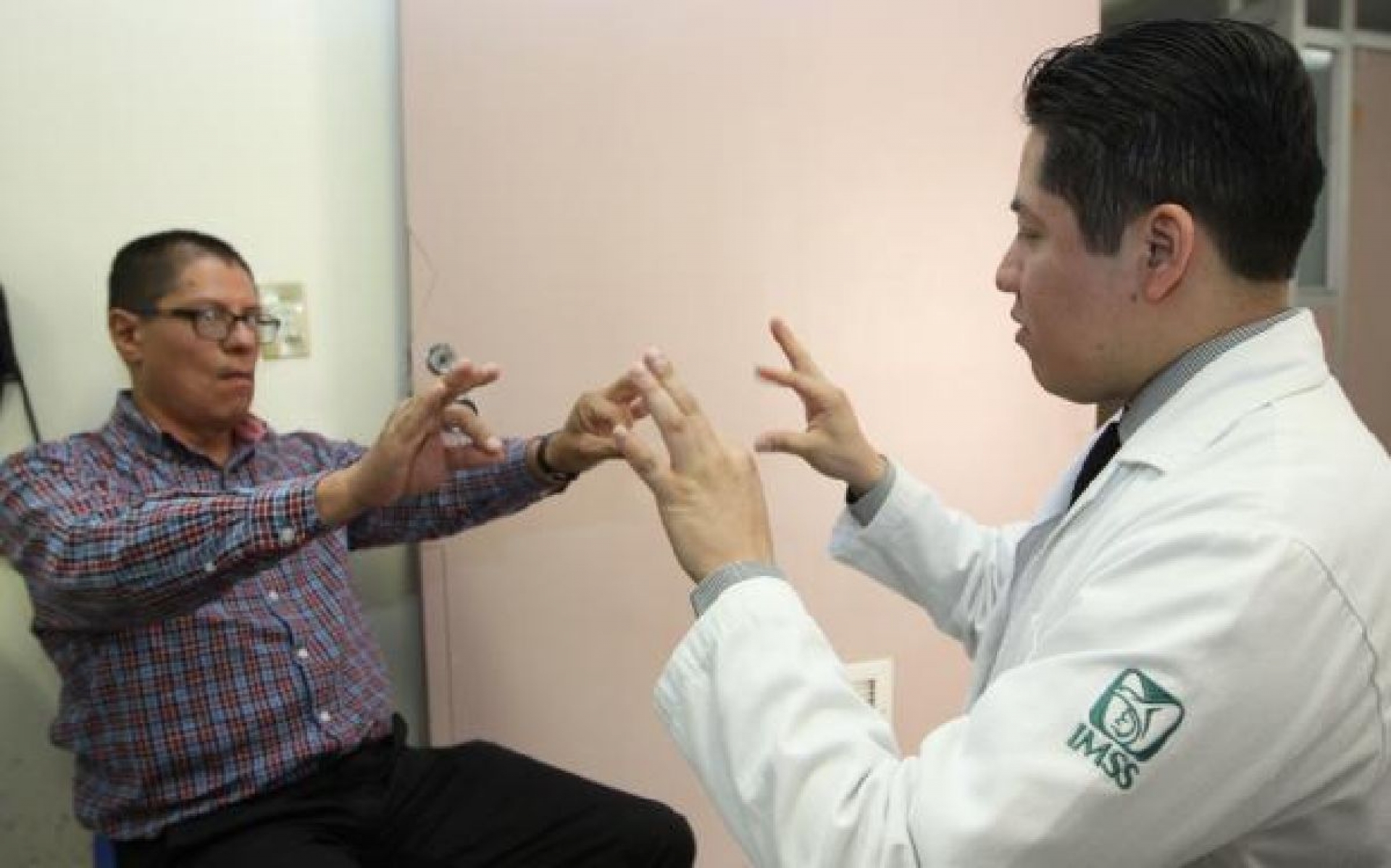 IMSS: enfermos de Parkinson pueden recibir tratamiento