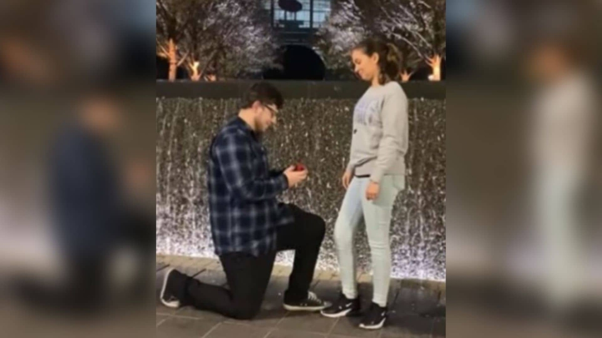 Perdió el anillo de compromiso justo cuando pedía matrimonio