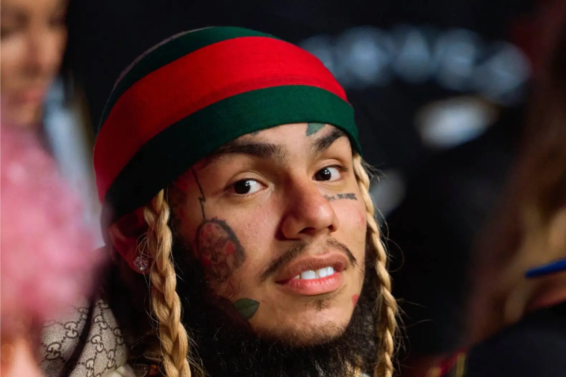 El rapero Tekashi 6ix9ine celebra compartir prisión con Maduro y Luigi Mangione en Nueva York