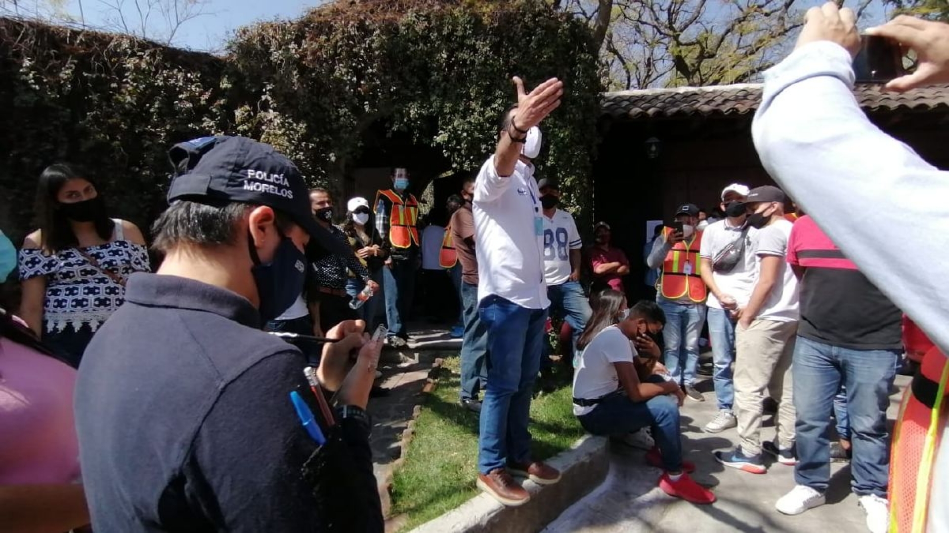 Clausuran votación panista por aglomeraciones