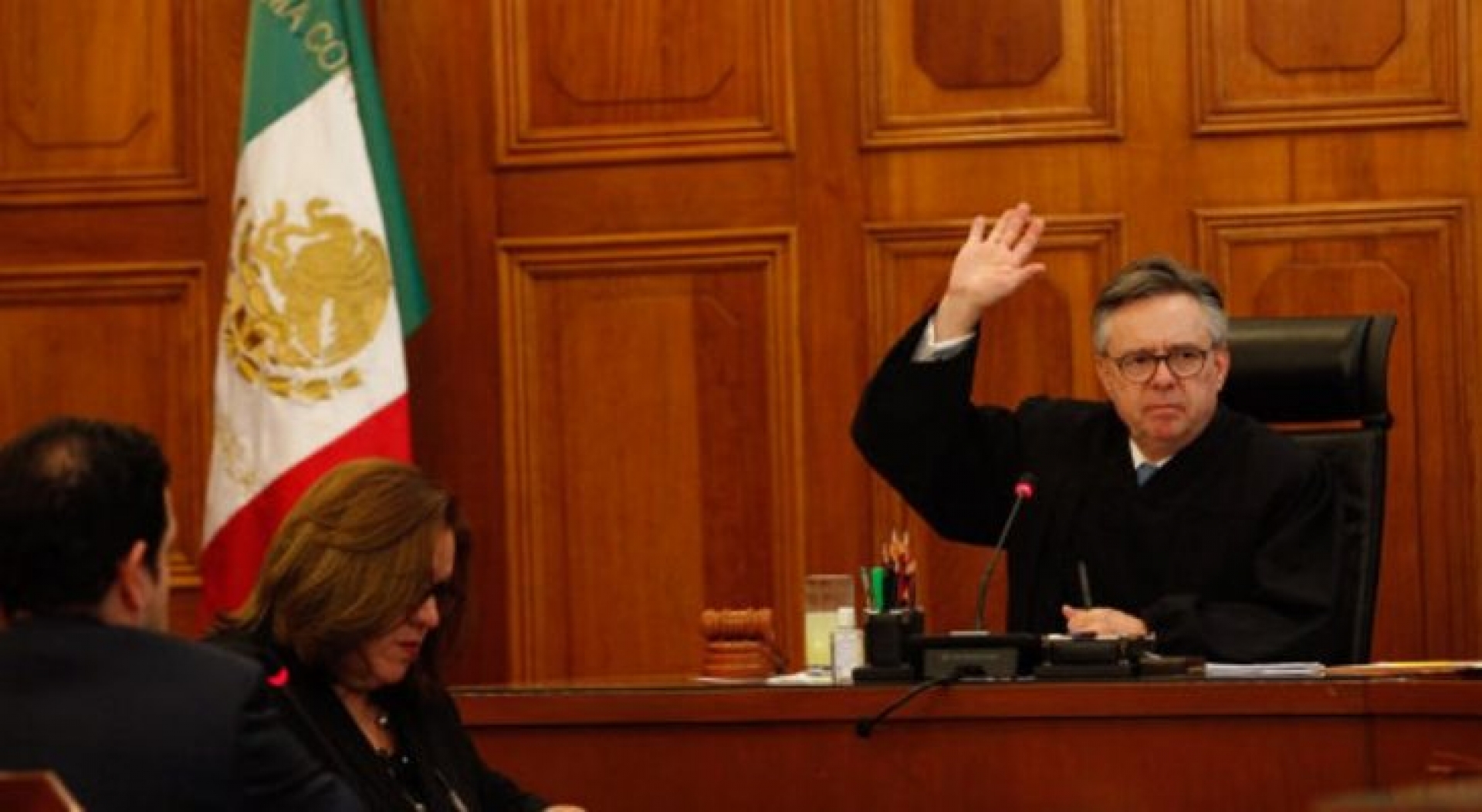 “Los jueces no respondemos a la voluntad de las mayorías”, advierte Ministro y exige respeto a AMLO