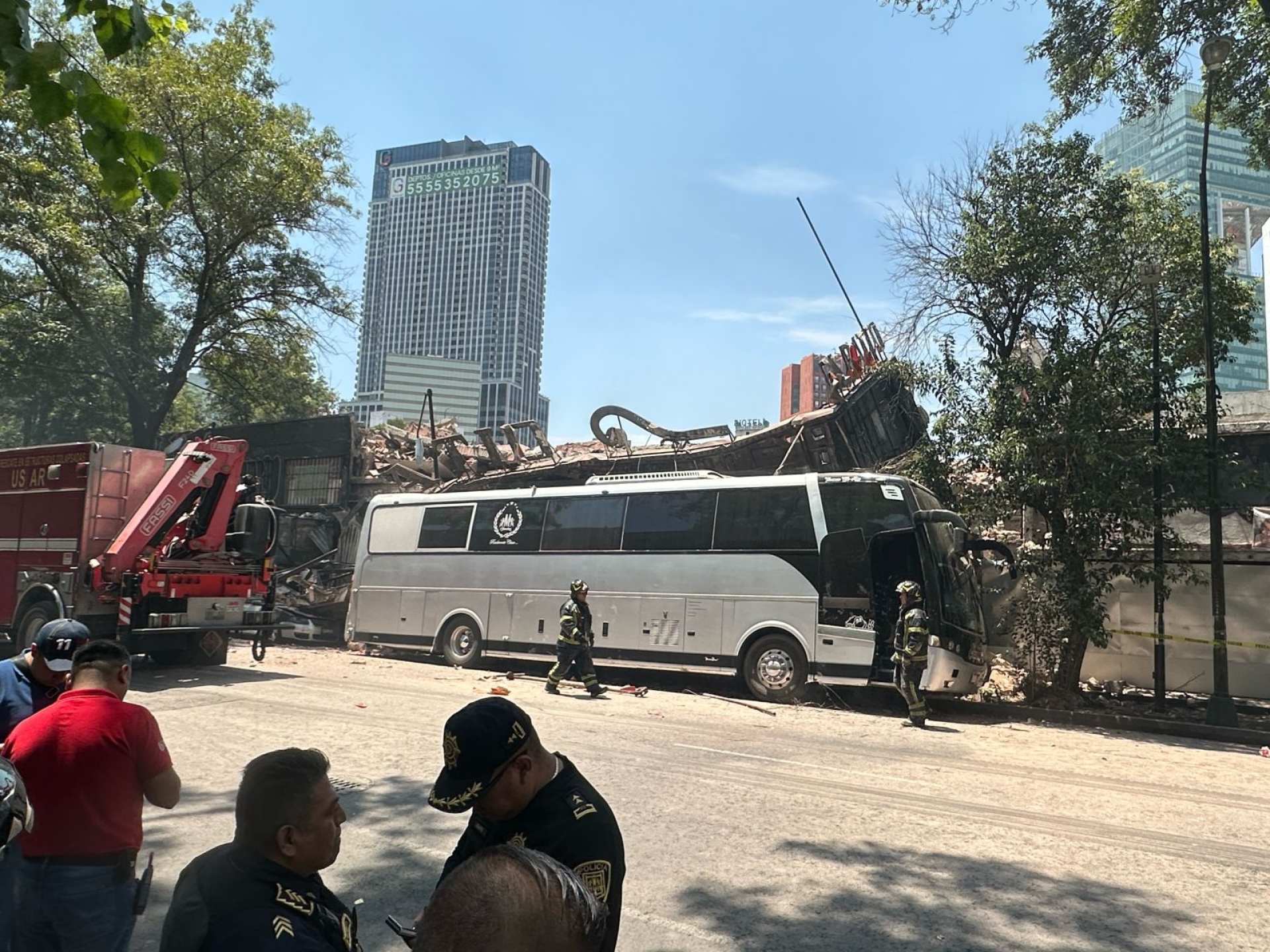 Colapsa estructura de 'El Patio', histórico centro de espectáculos en la CDMX