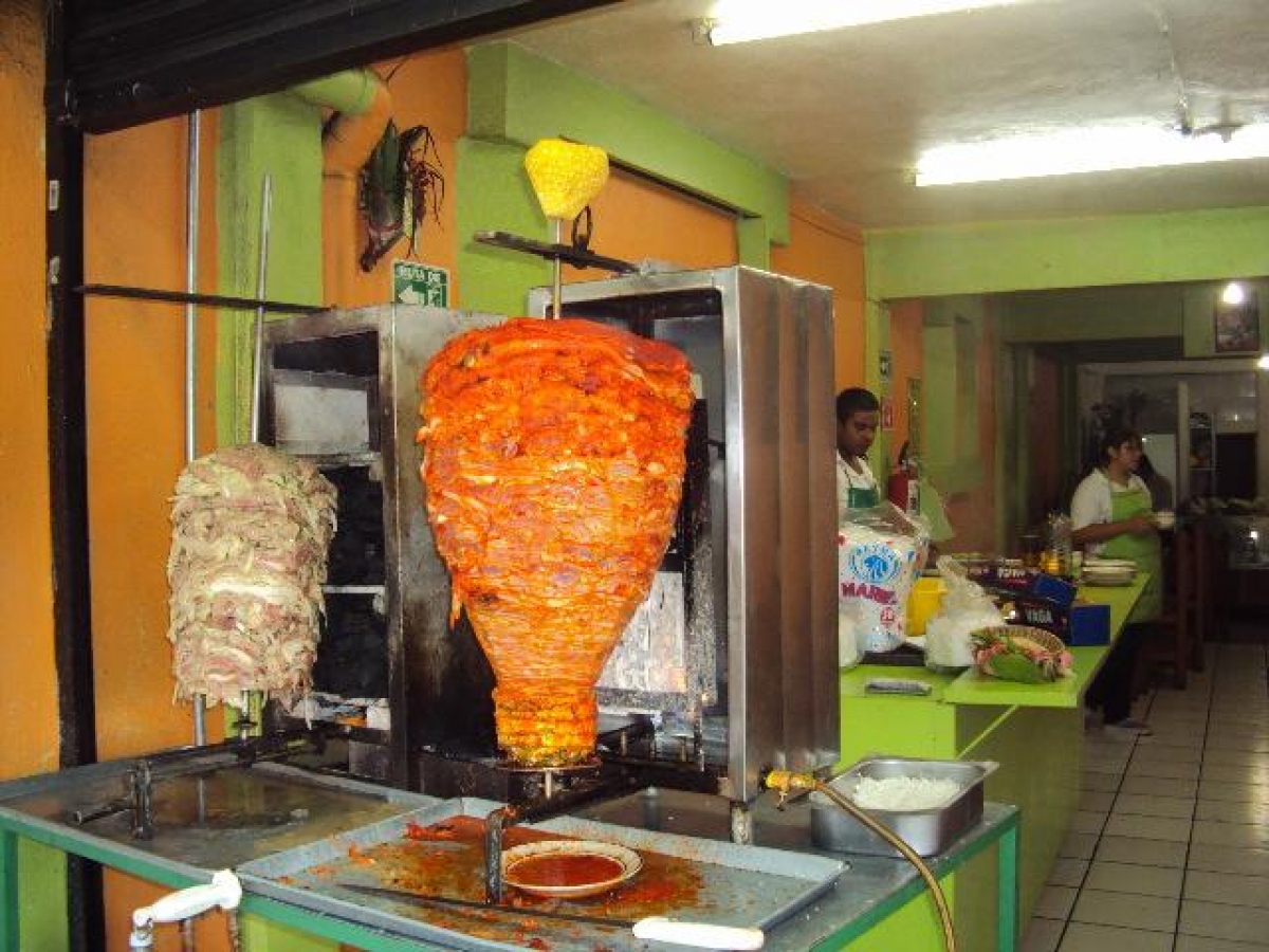 ¡Murió al atragantarse con unos tacos al pastor!